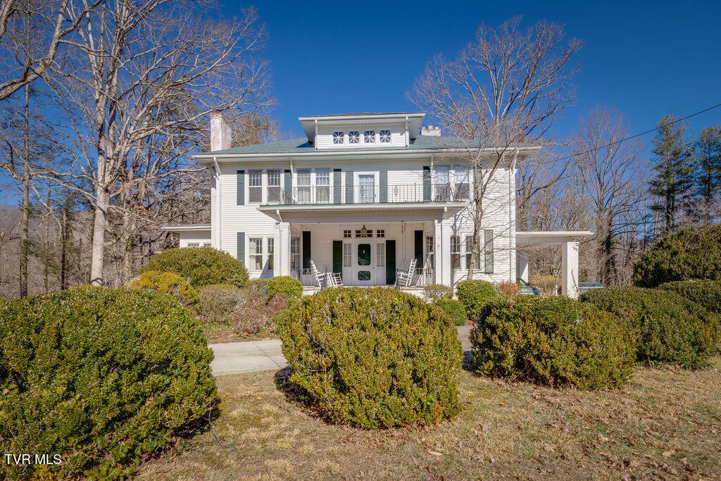 751 Holly Avenue Property Photo