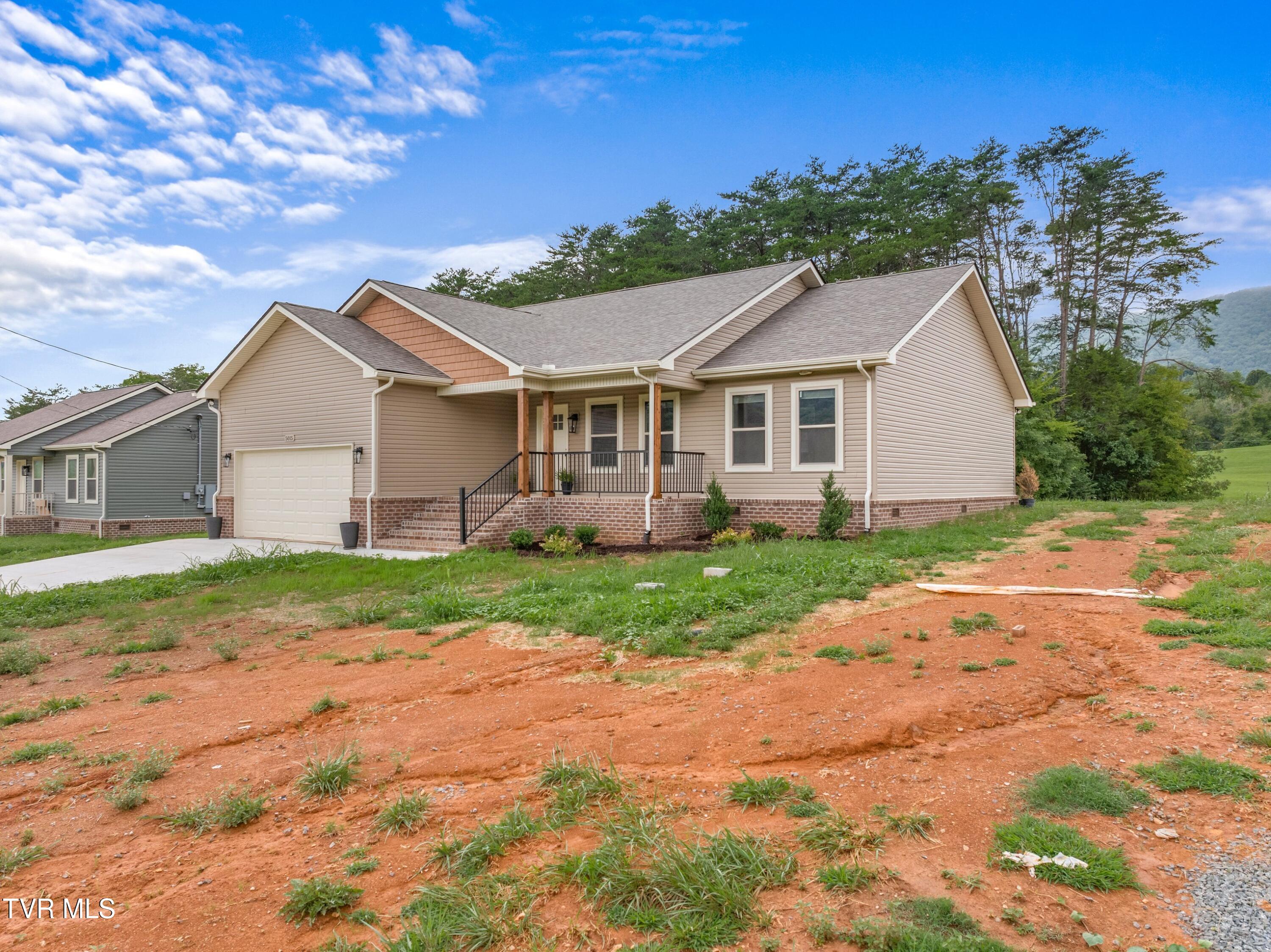 5015 Rutledge Pike Property Photo