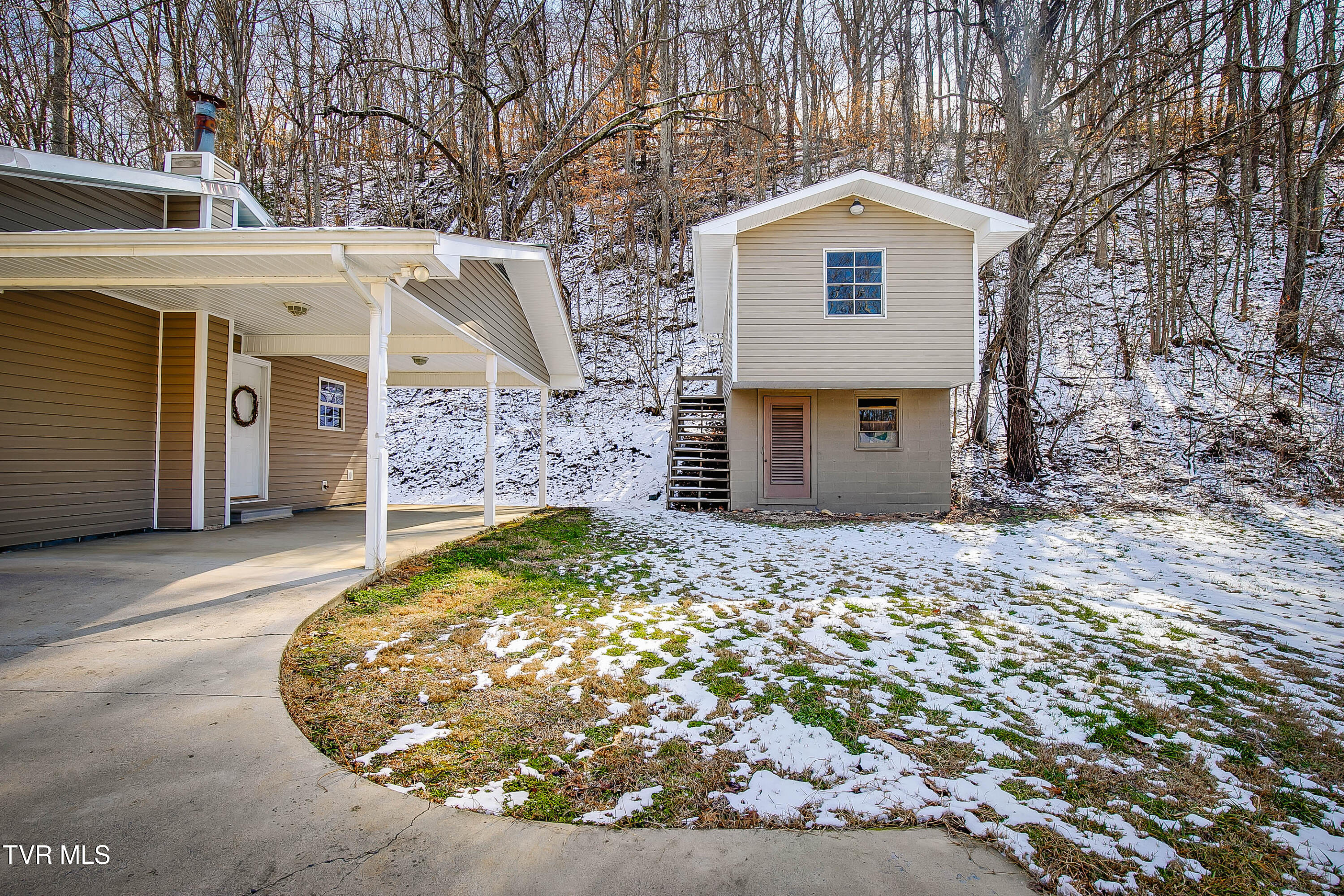 147 Creek Road Property Photo 4