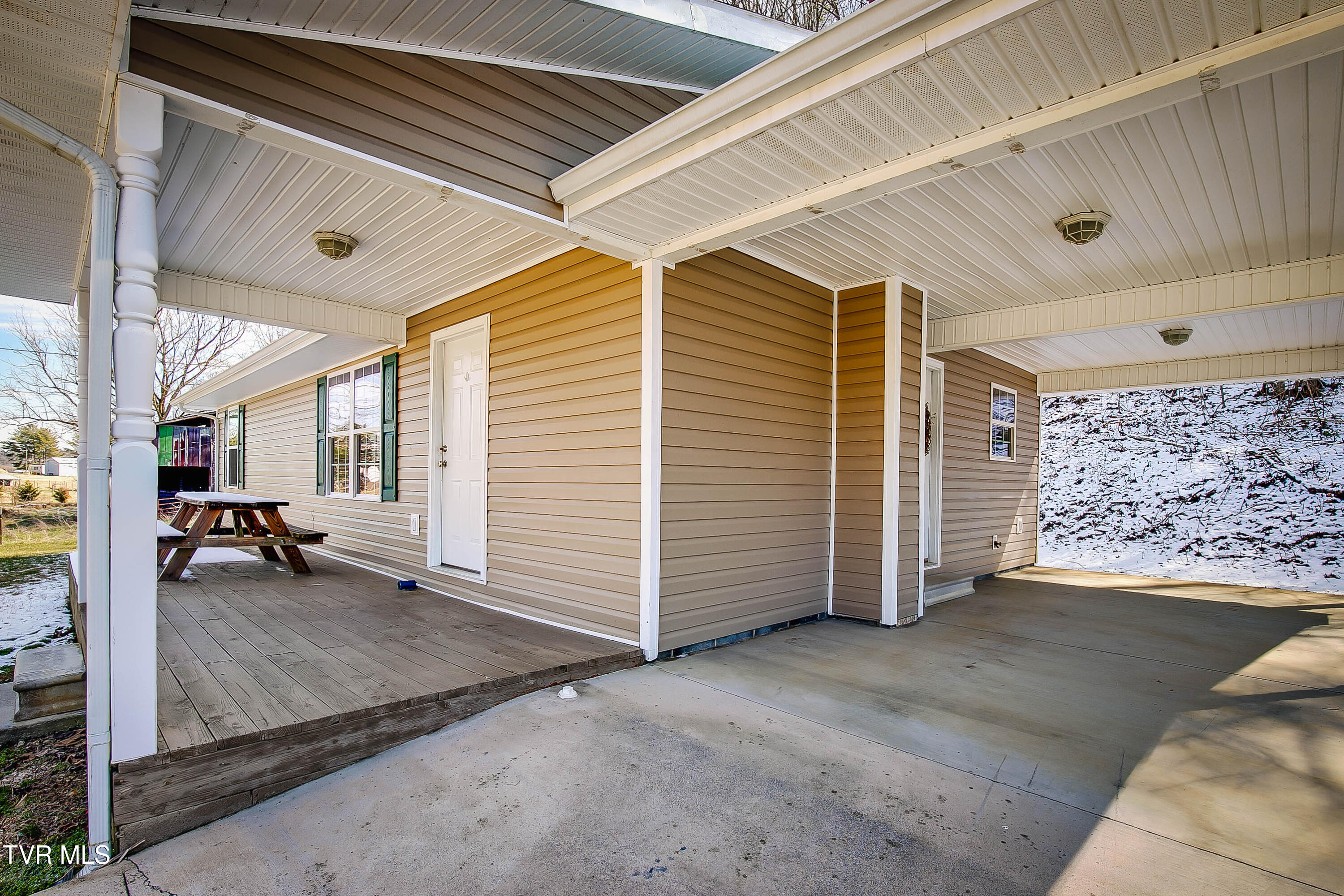 147 Creek Road Property Photo 5