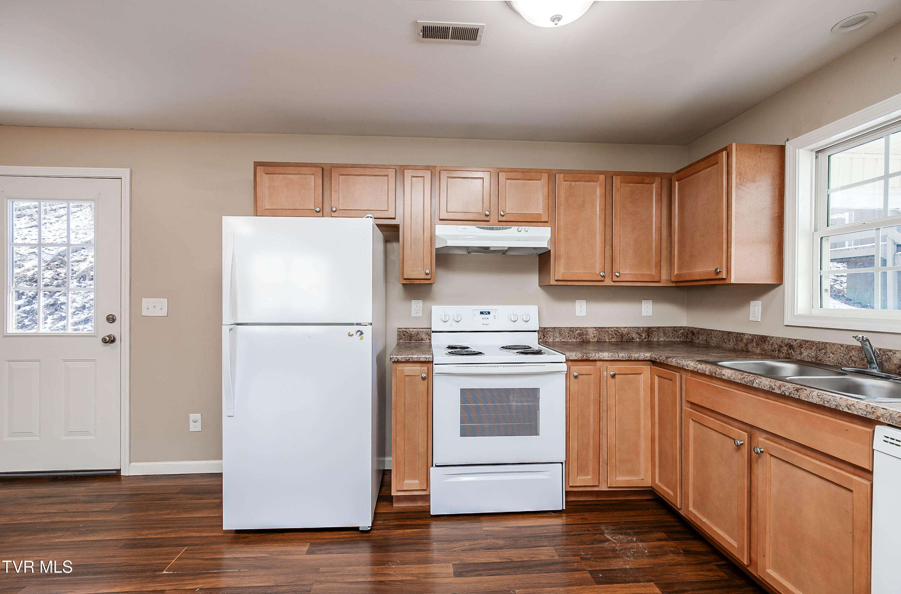 147 Creek Road Property Photo 12