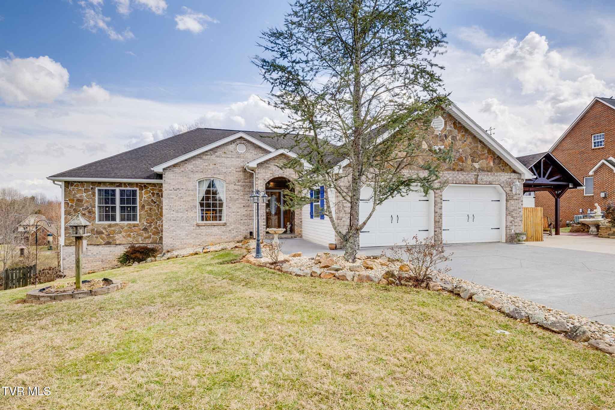 West Winds Real Estate Listings Main Image