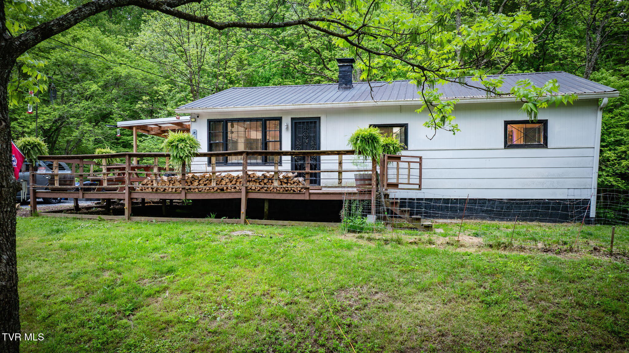 838 Longs Bend Road Property Photo 7