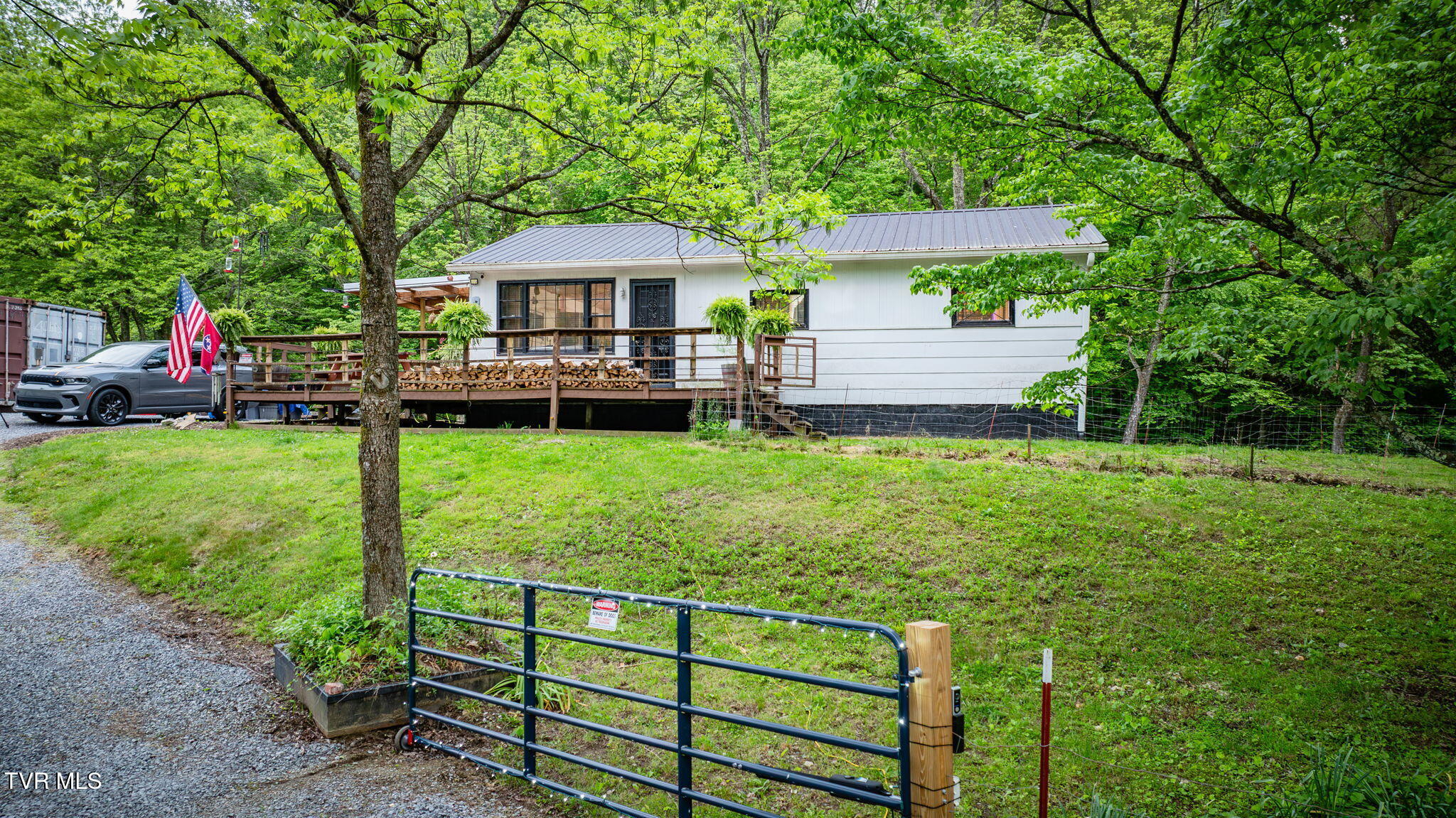 838 Longs Bend Road Property Photo 8