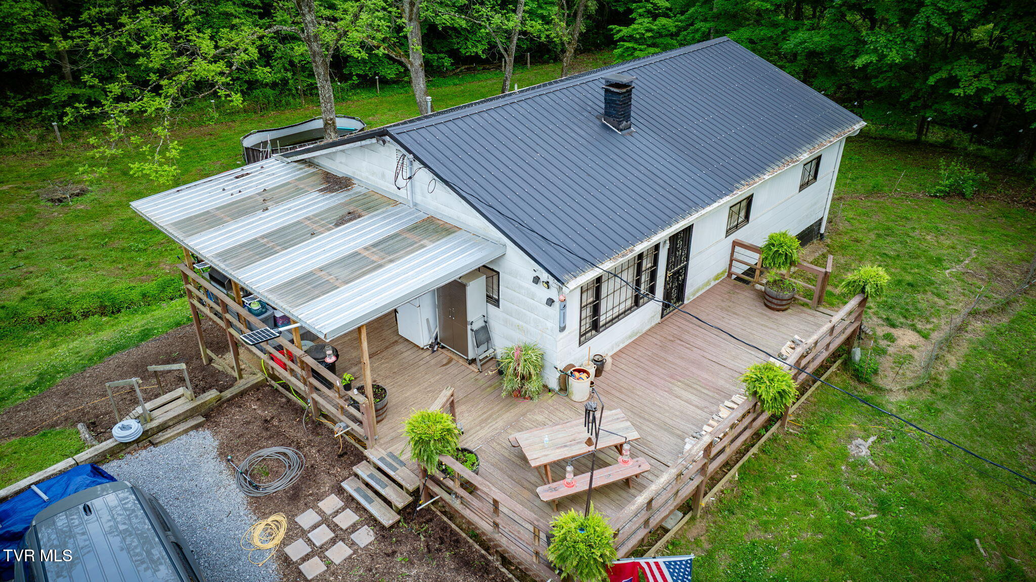 838 Longs Bend Road Property Photo 10