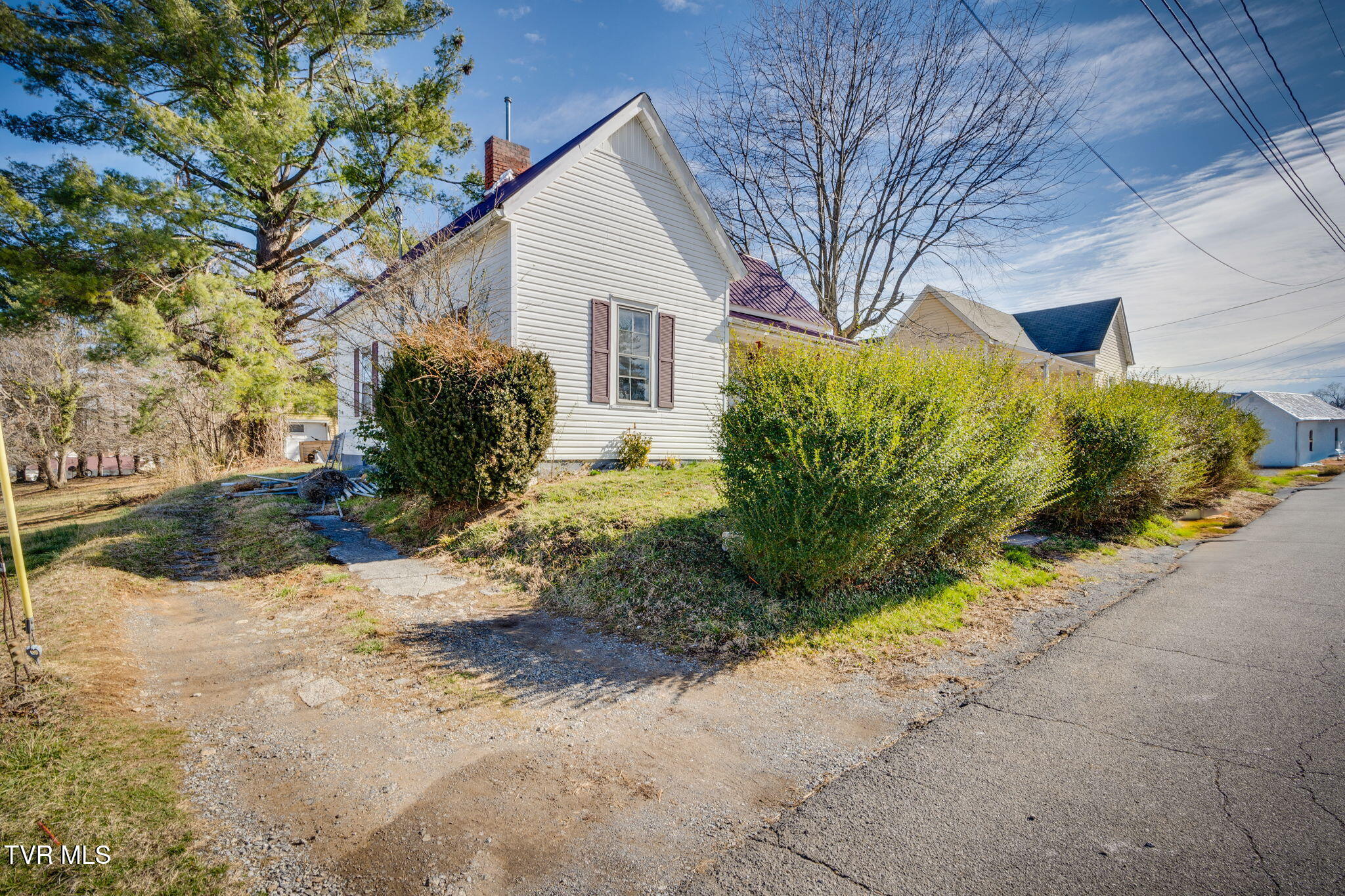 462 Whitt St Street Property Photo