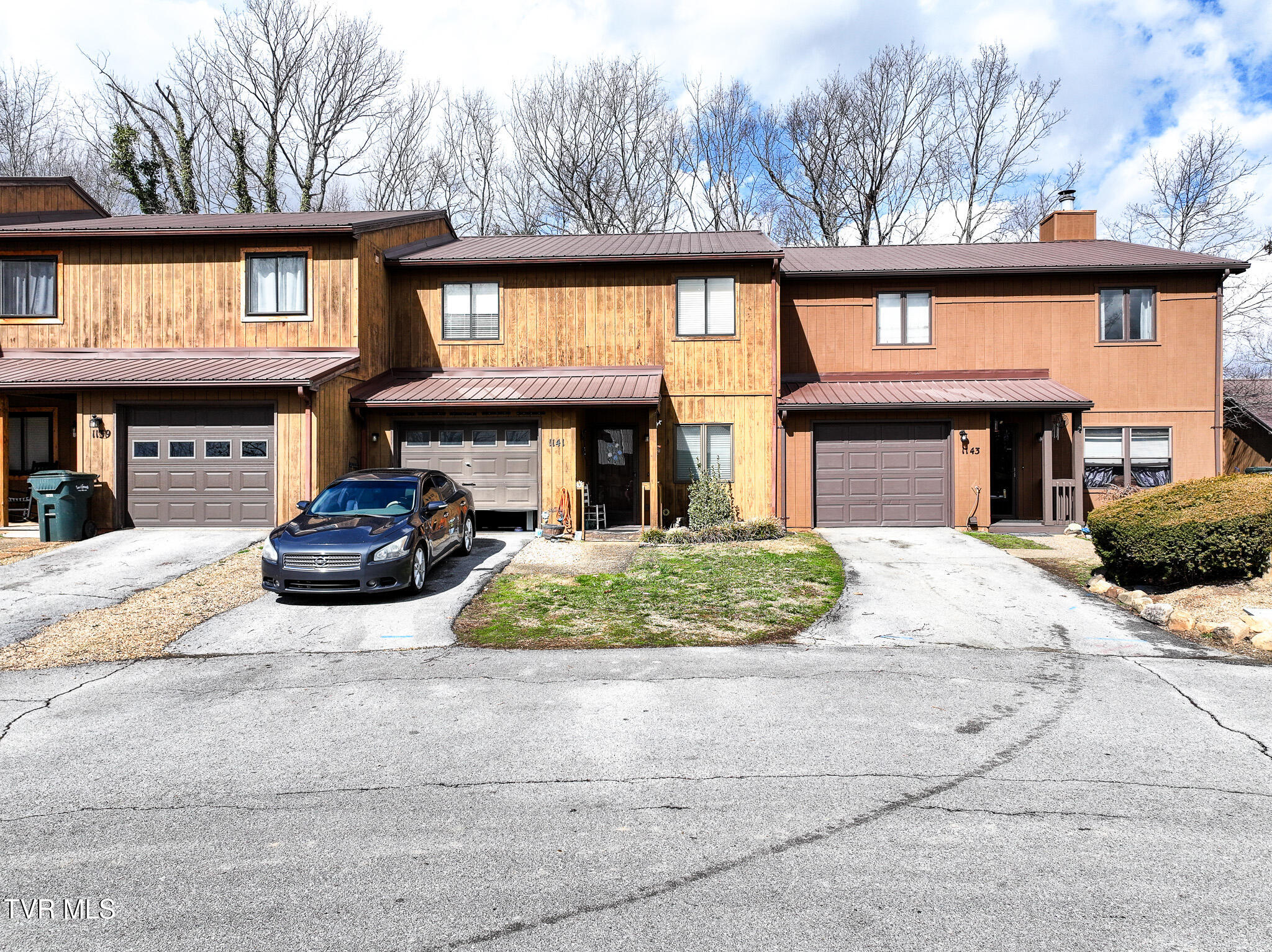 1141 East Timbers E Property Photo 1