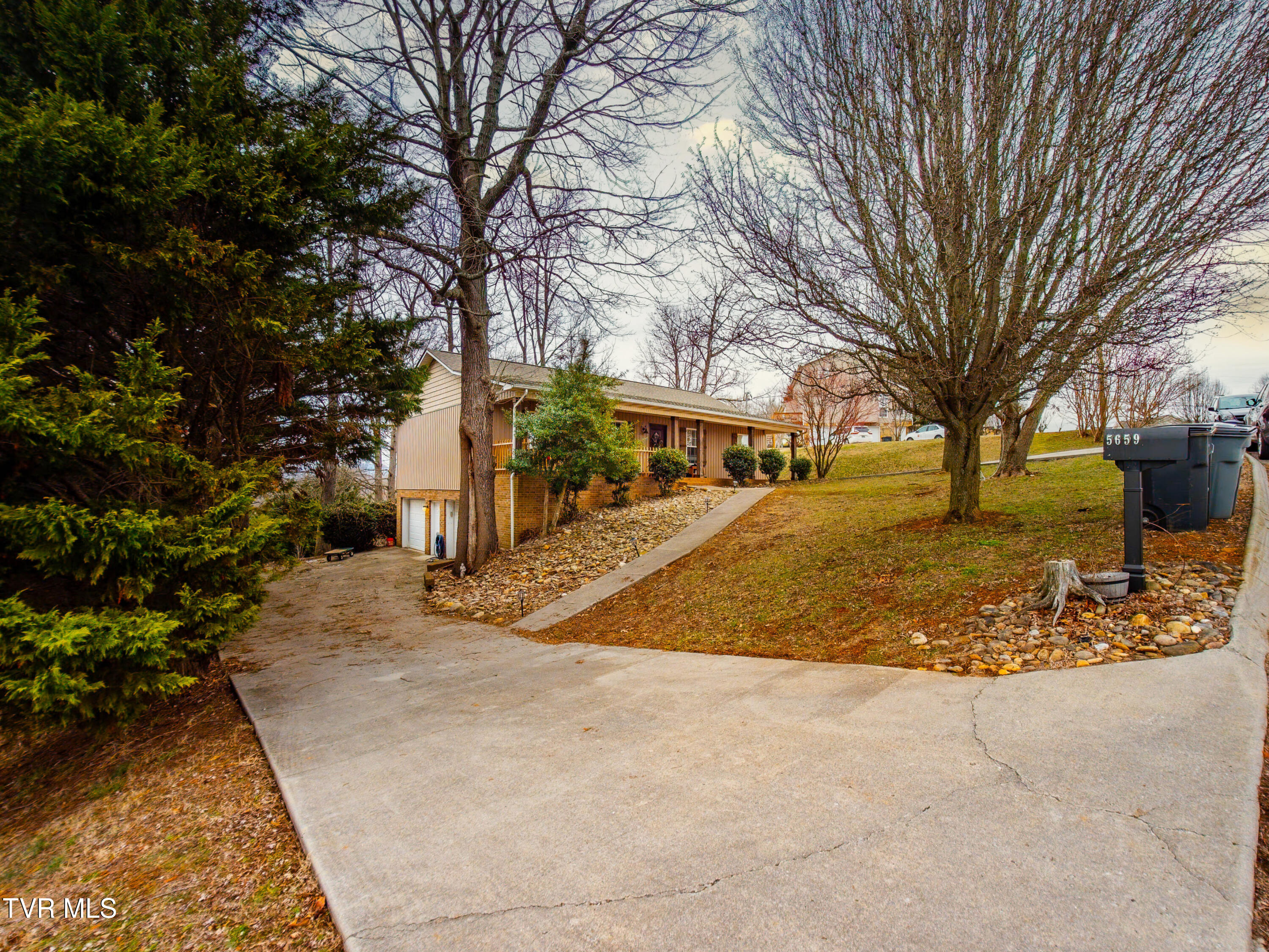 5659 Browning Way Property Photo 2