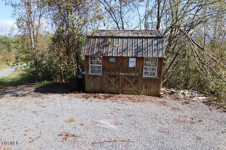 114 Ward Lane Property Photo 8