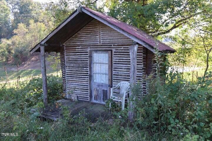 114 Ward Lane Property Photo 14