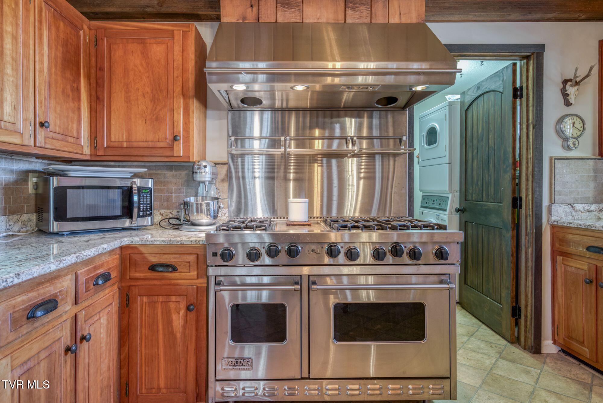 752 Heaton Creek Rd. Property Photo 6