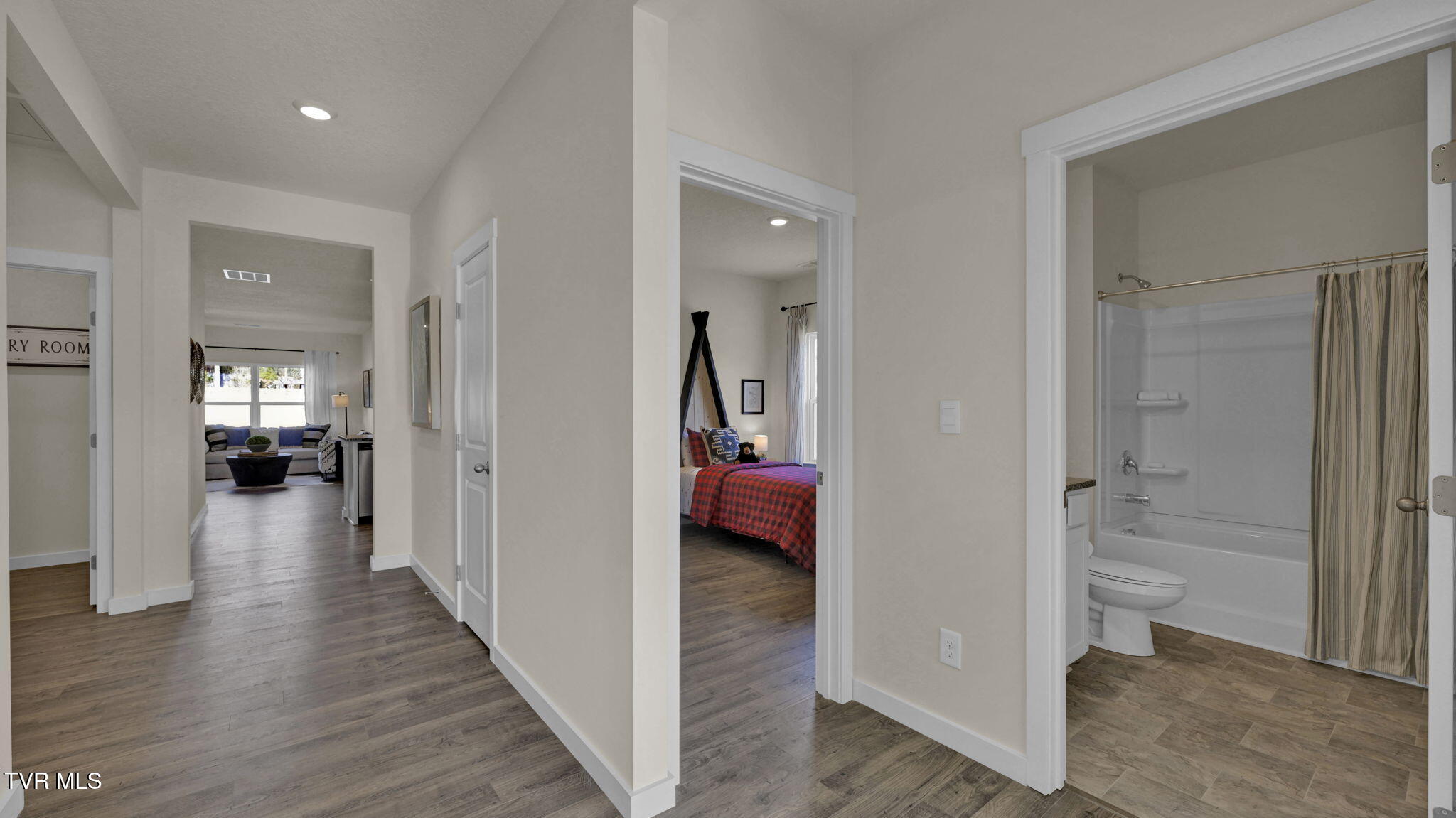 606 Canoe Street Property Photo 4