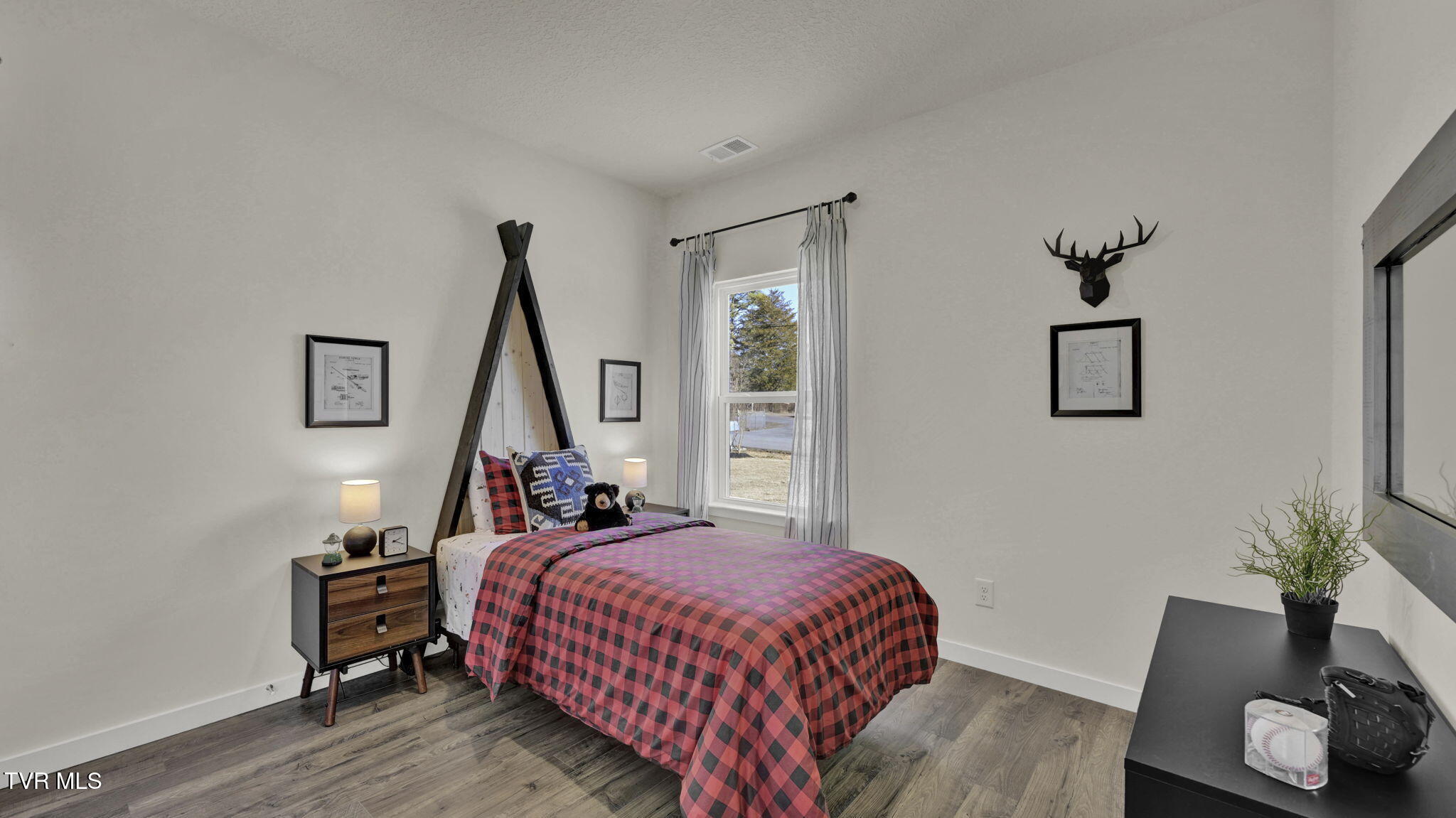 606 Canoe Street Property Photo 8