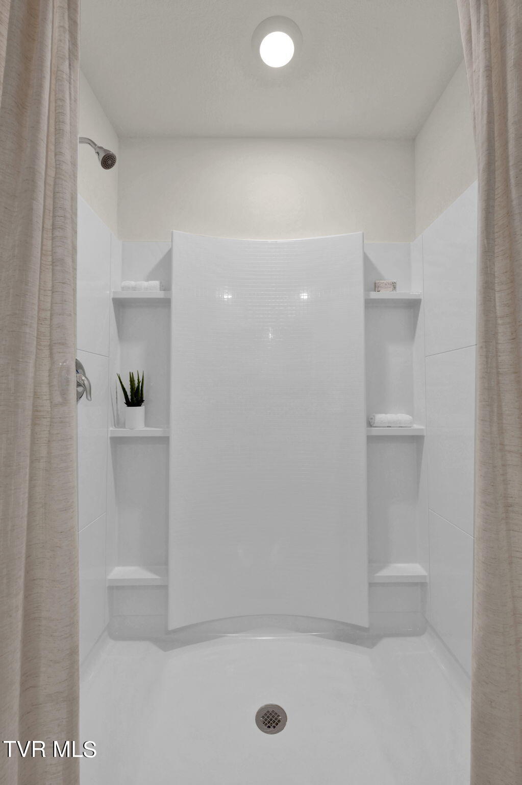 610 Canoe Street Property Photo 25