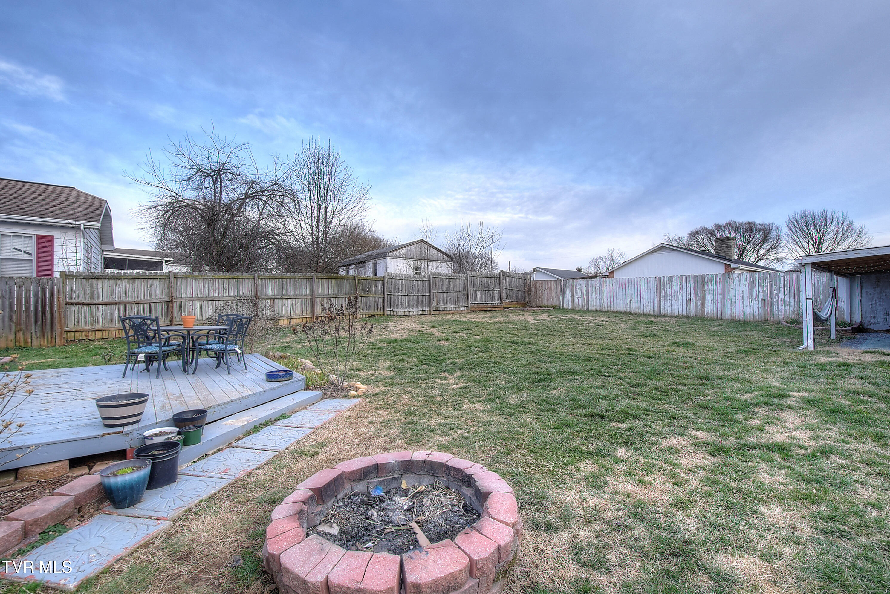 405 West D Street Property Photo 34