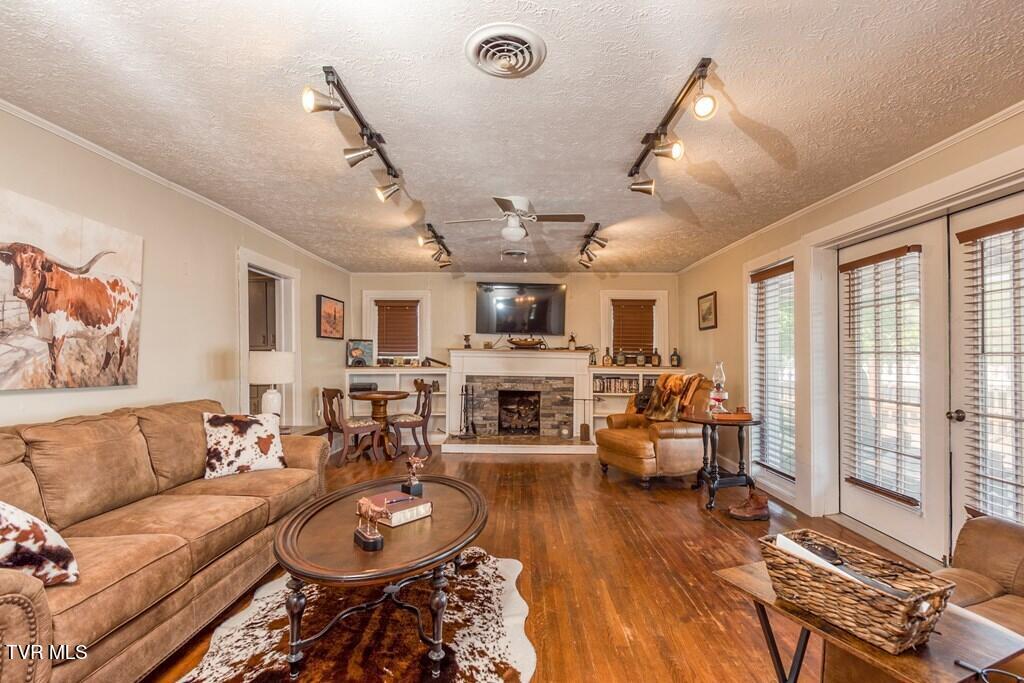 39 Forest Lodge Drive Property Photo 3