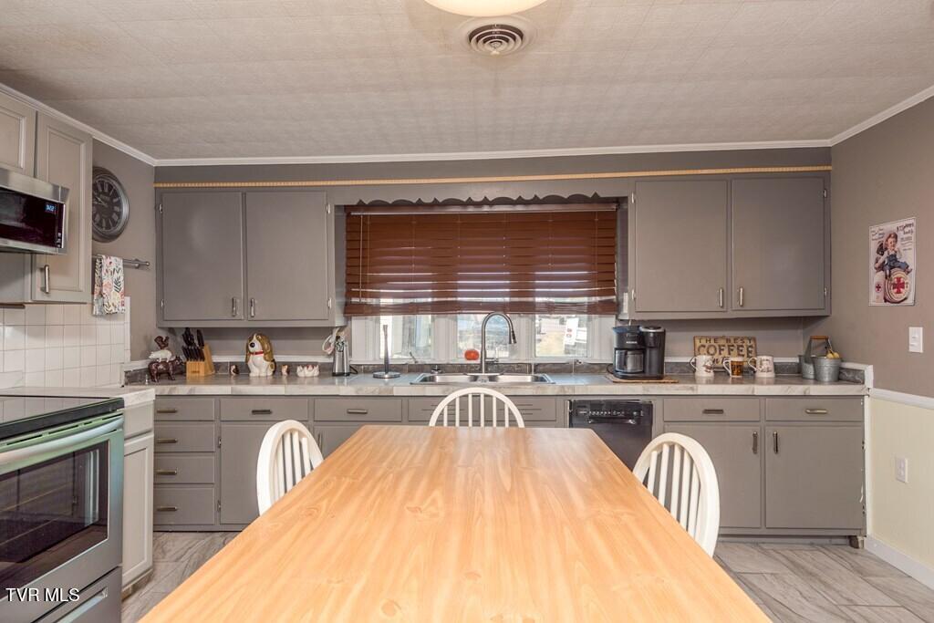 39 Forest Lodge Drive Property Photo 10