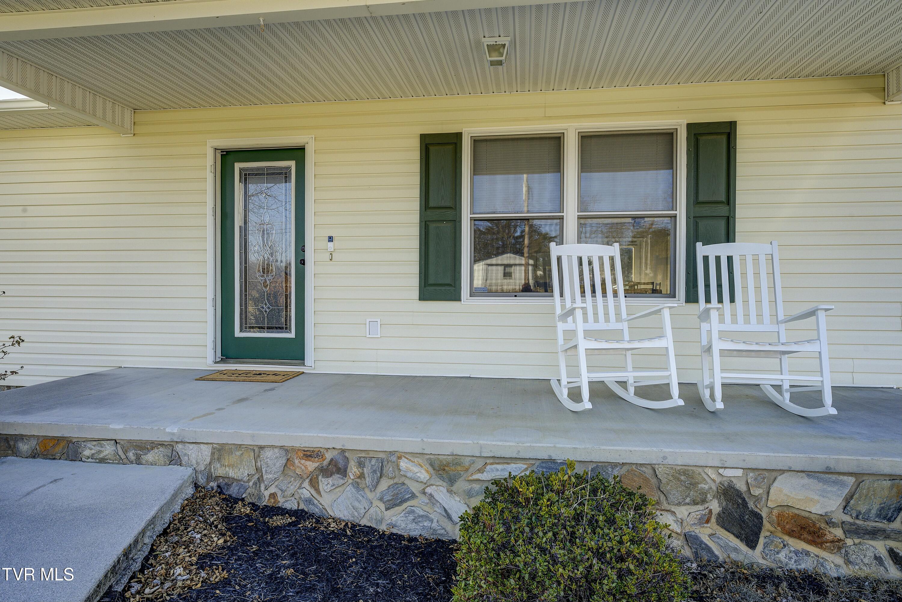 6215 Snapps Ferry Road Property Photo 3