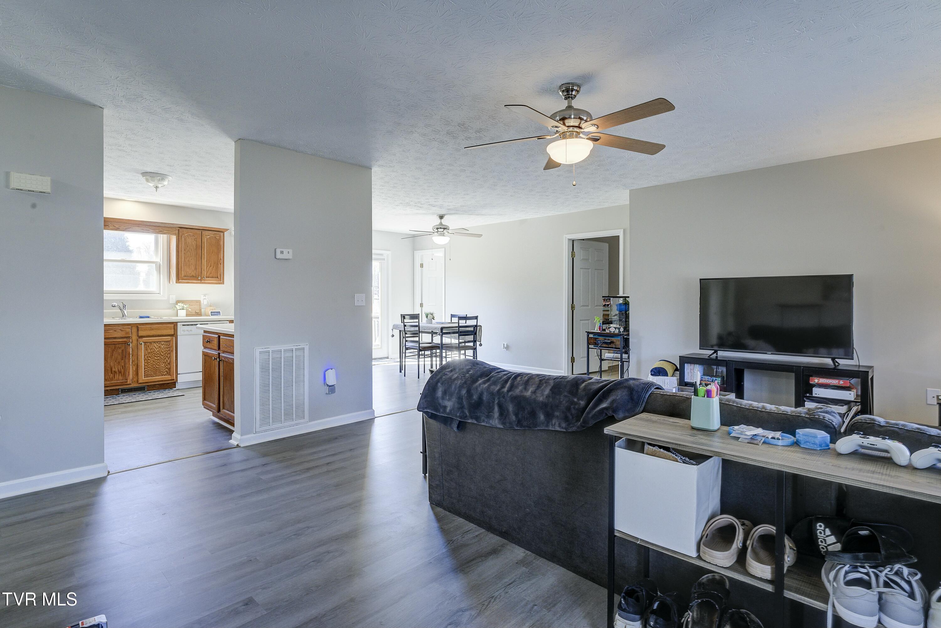 6215 Snapps Ferry Road Property Photo 14