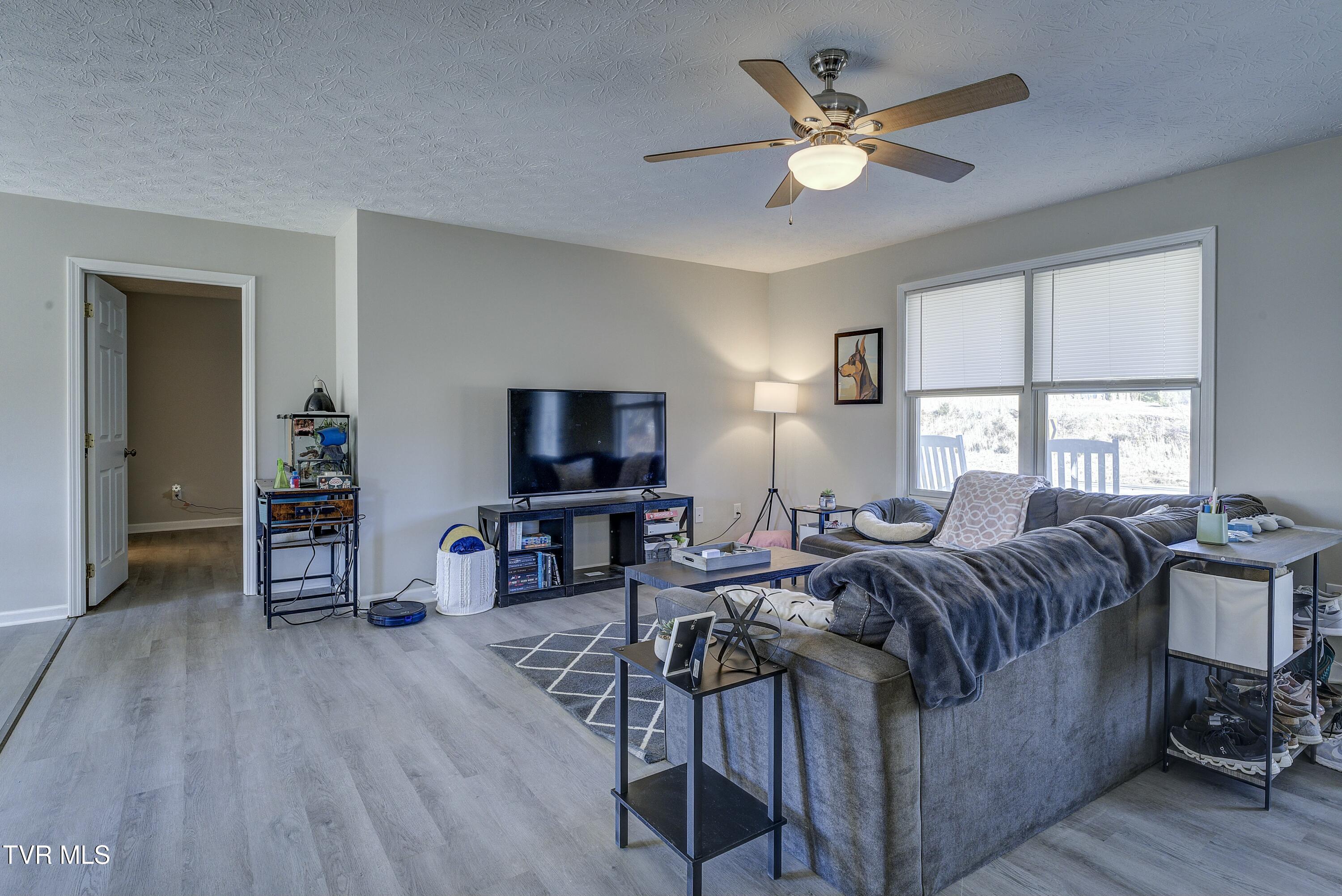 6215 Snapps Ferry Road Property Photo 15