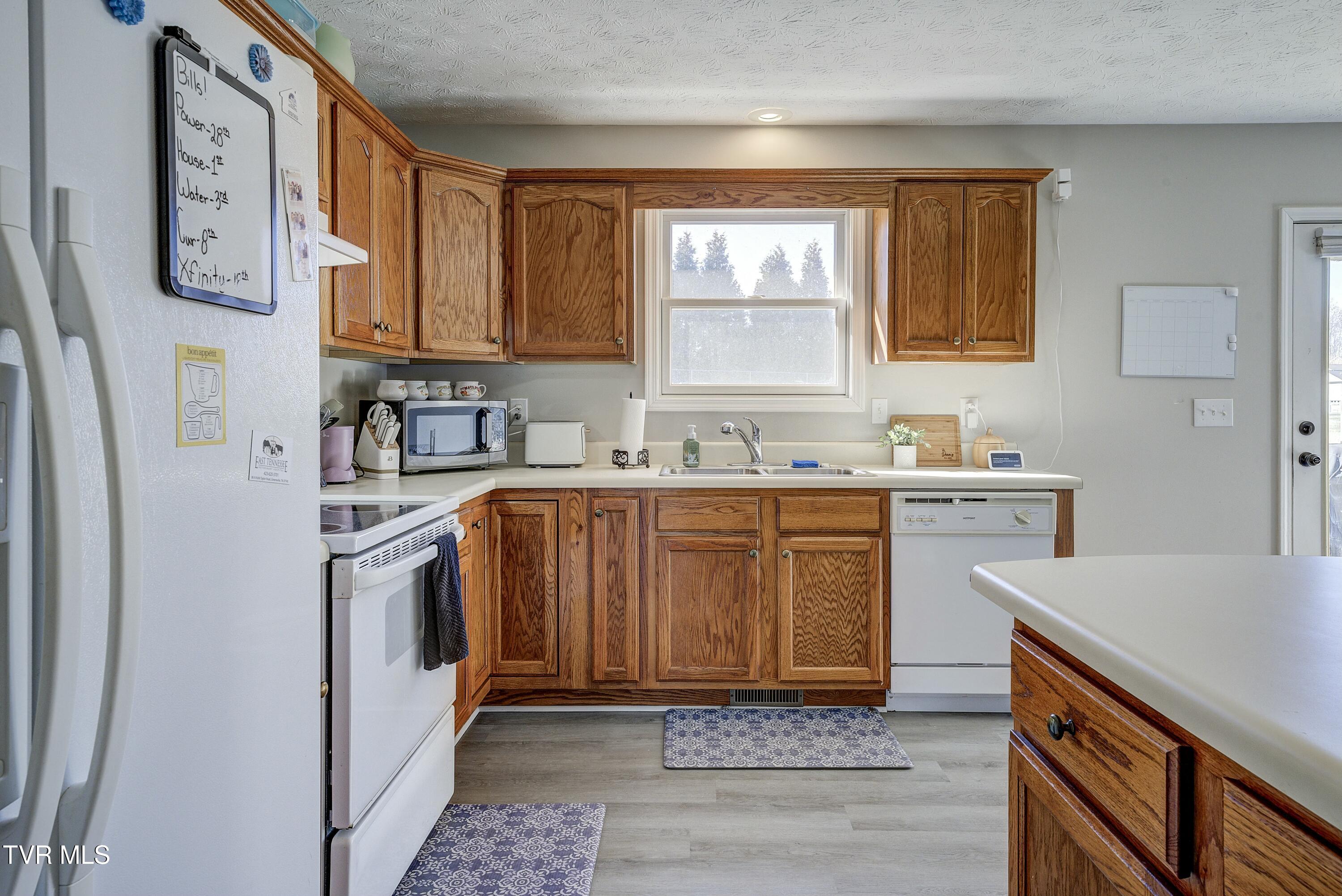 6215 Snapps Ferry Road Property Photo 20