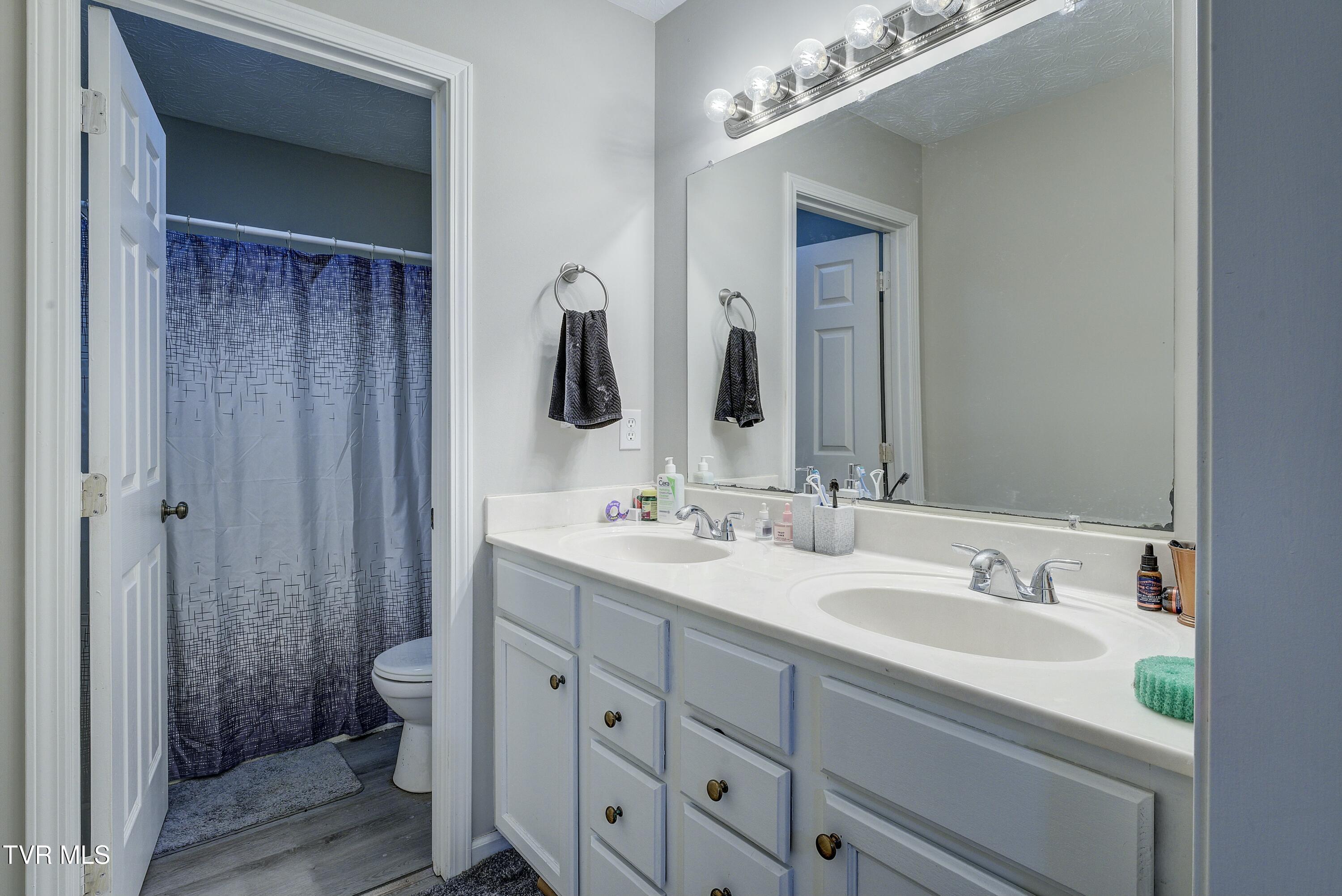 6215 Snapps Ferry Road Property Photo 24