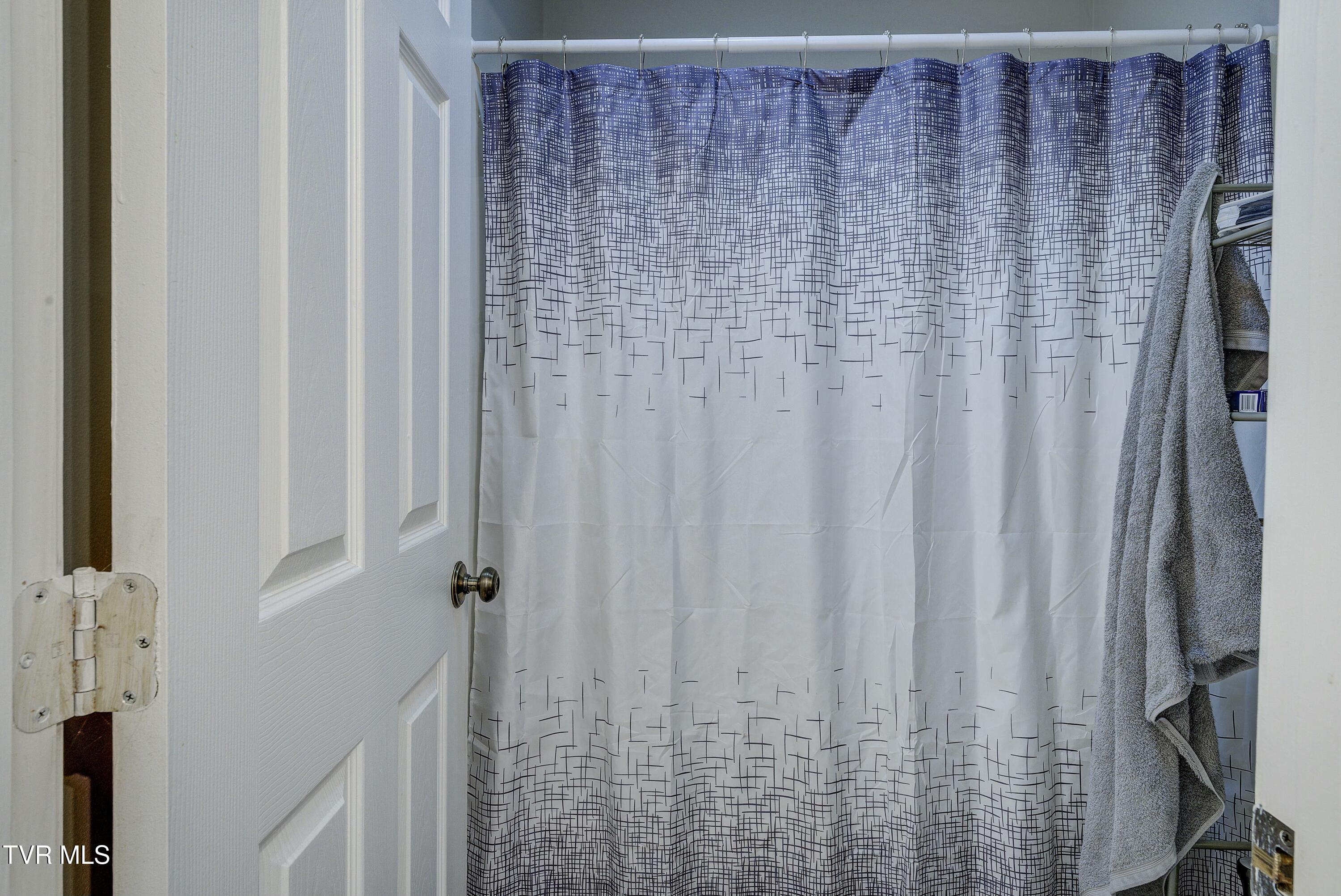 6215 Snapps Ferry Road Property Photo 25