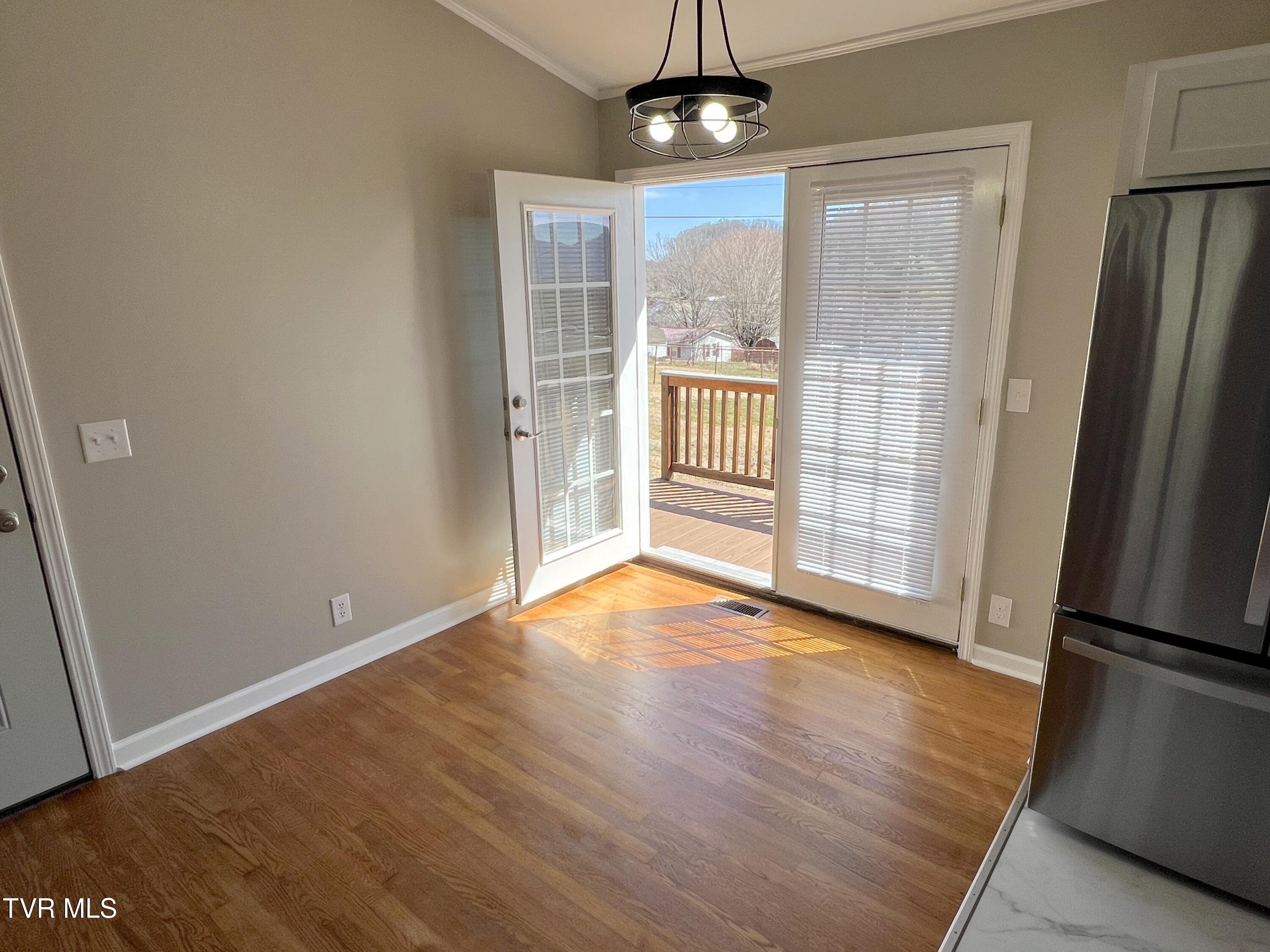 713 Midfield Avenue Property Photo 15