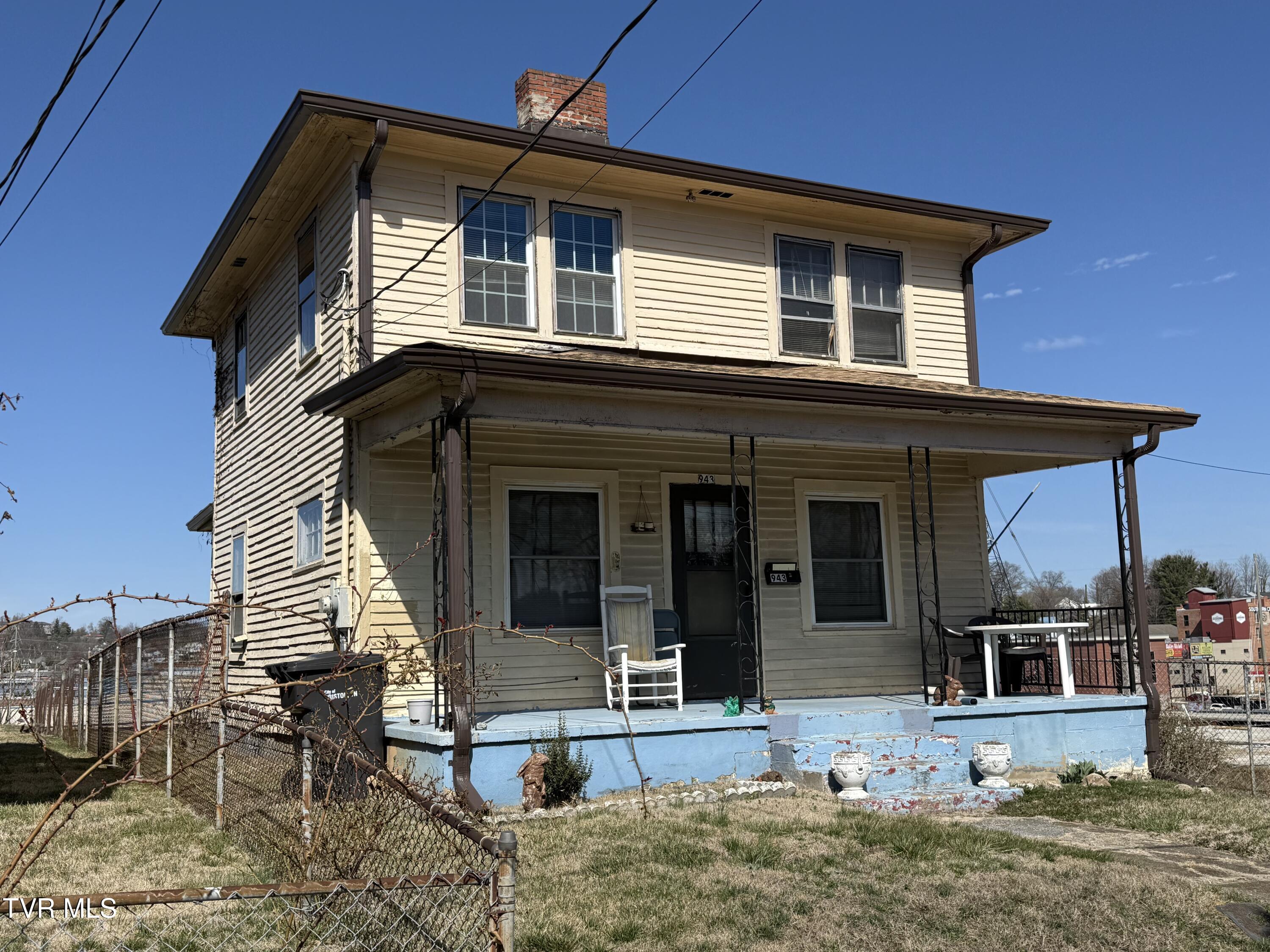 943 Shelby Street Property Photo 3
