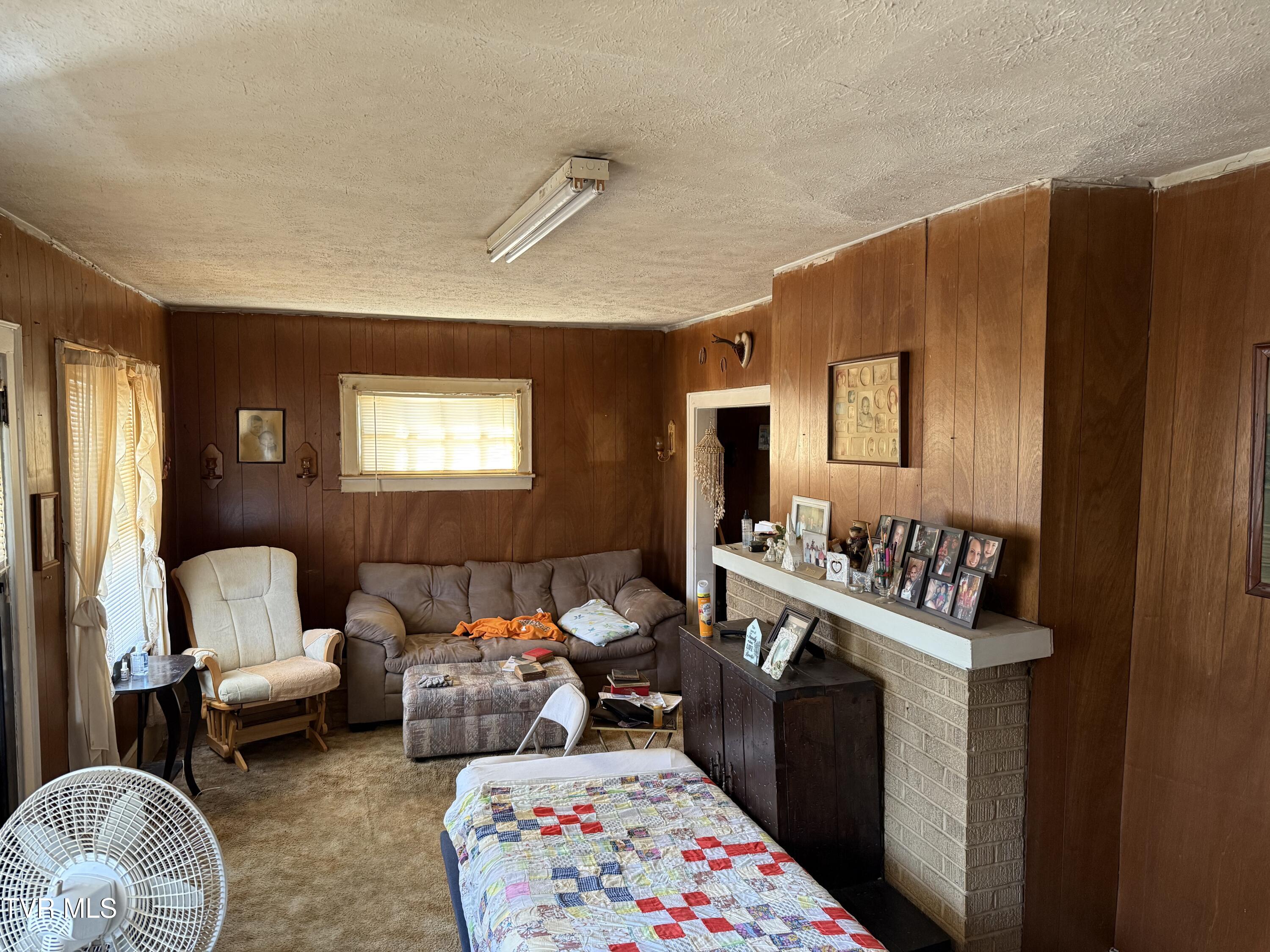 943 Shelby Street Property Photo 10
