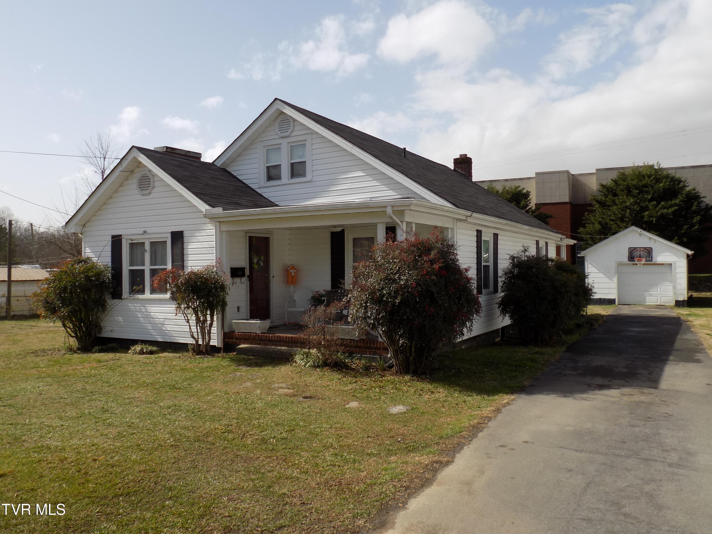 307 Gibson St. Property Photo 1