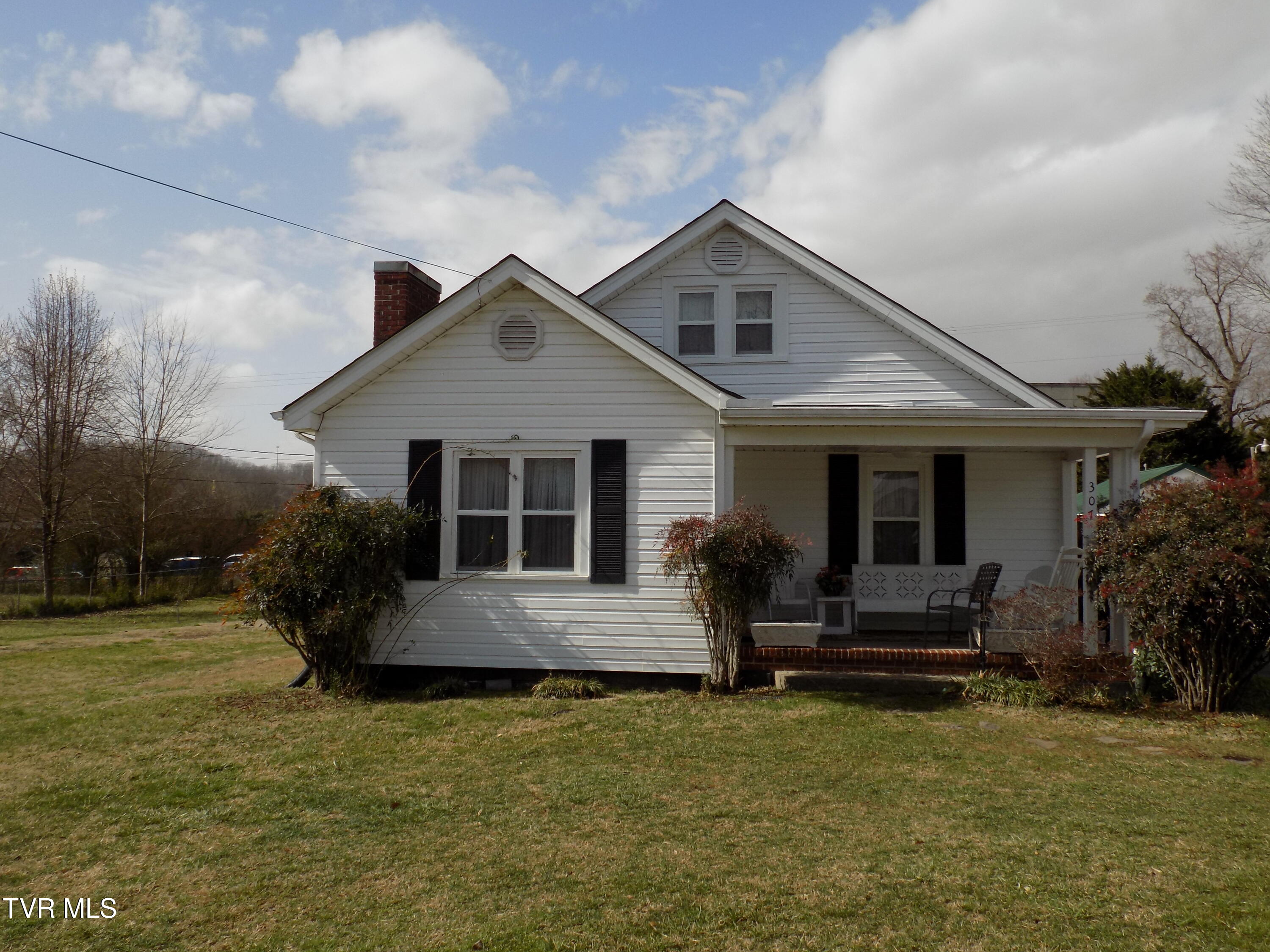 307 Gibson St. Property Photo 2