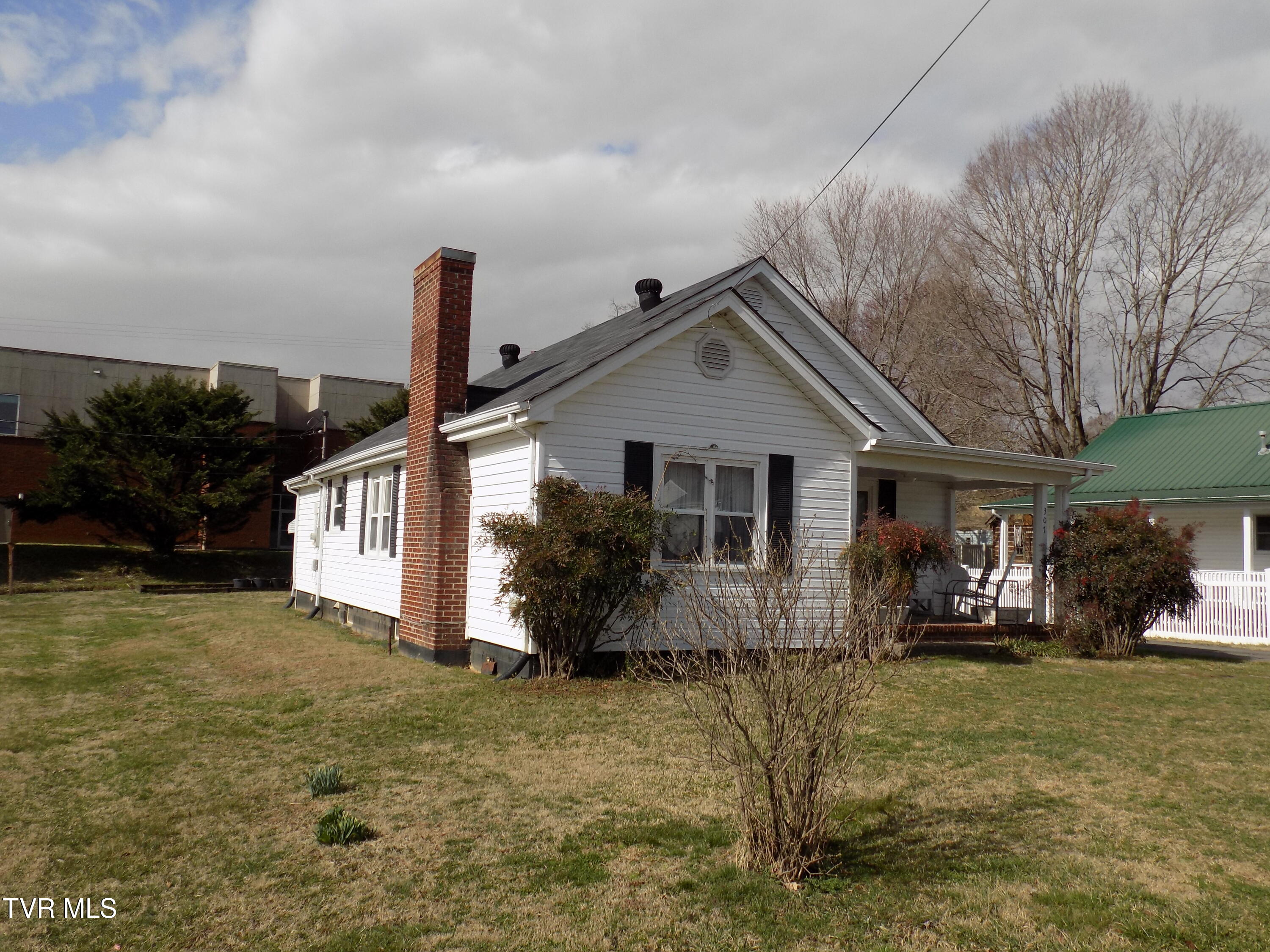 307 Gibson St. Property Photo 3