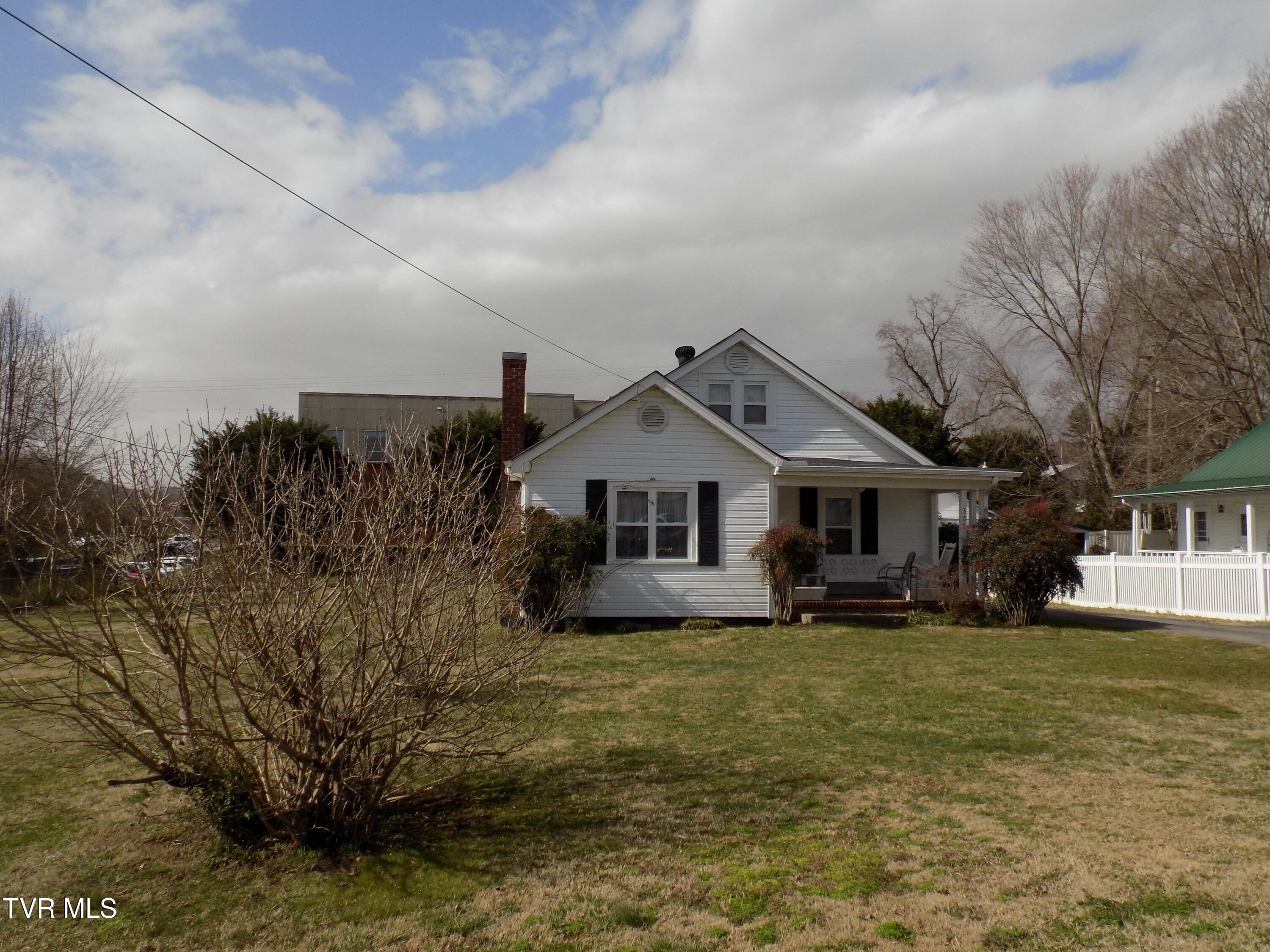 307 Gibson St. Property Photo 4