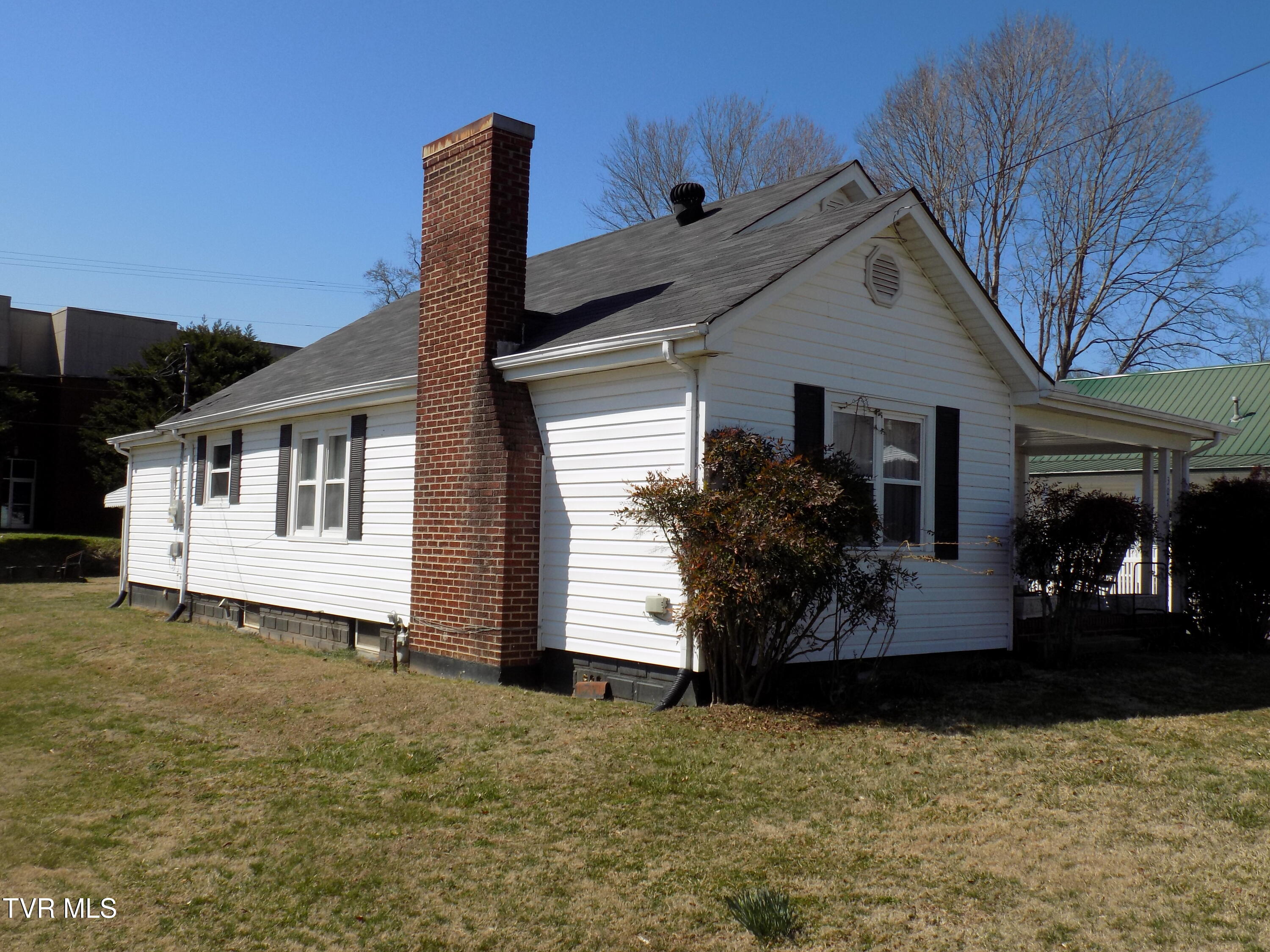 307 Gibson St. Property Photo 6