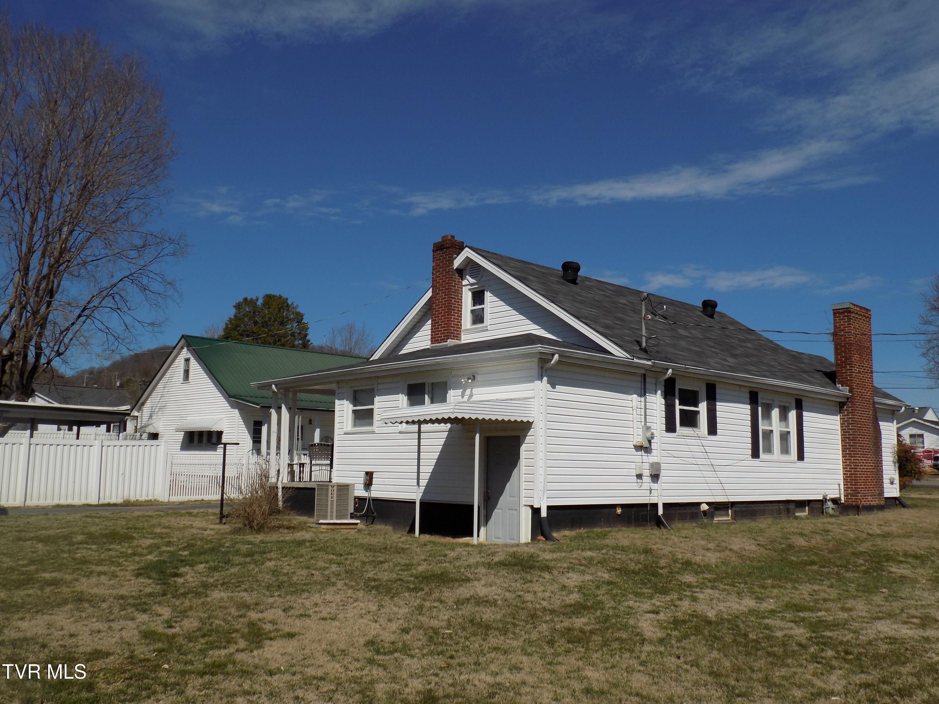 307 Gibson St. Property Photo 7