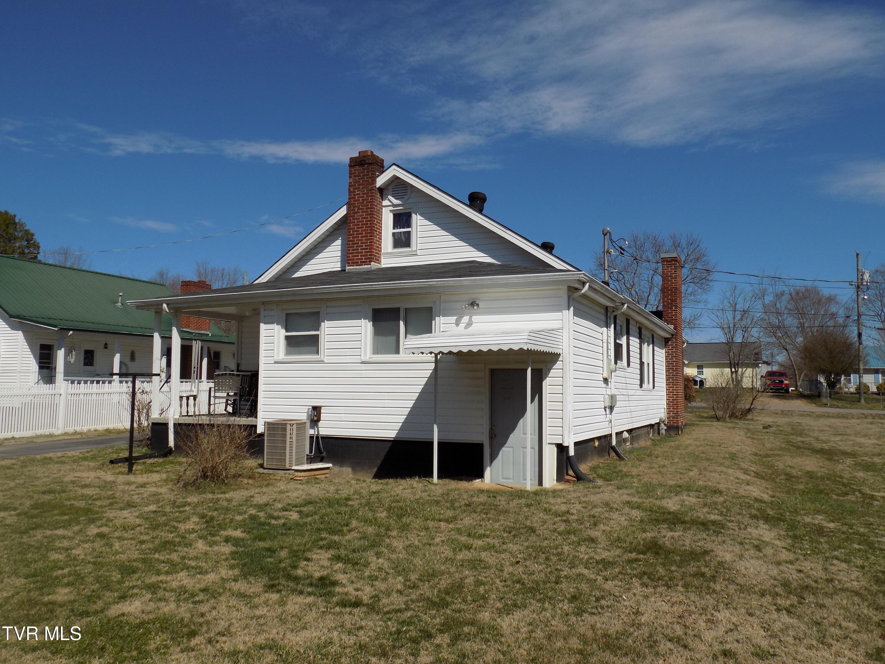 307 Gibson St. Property Photo 8