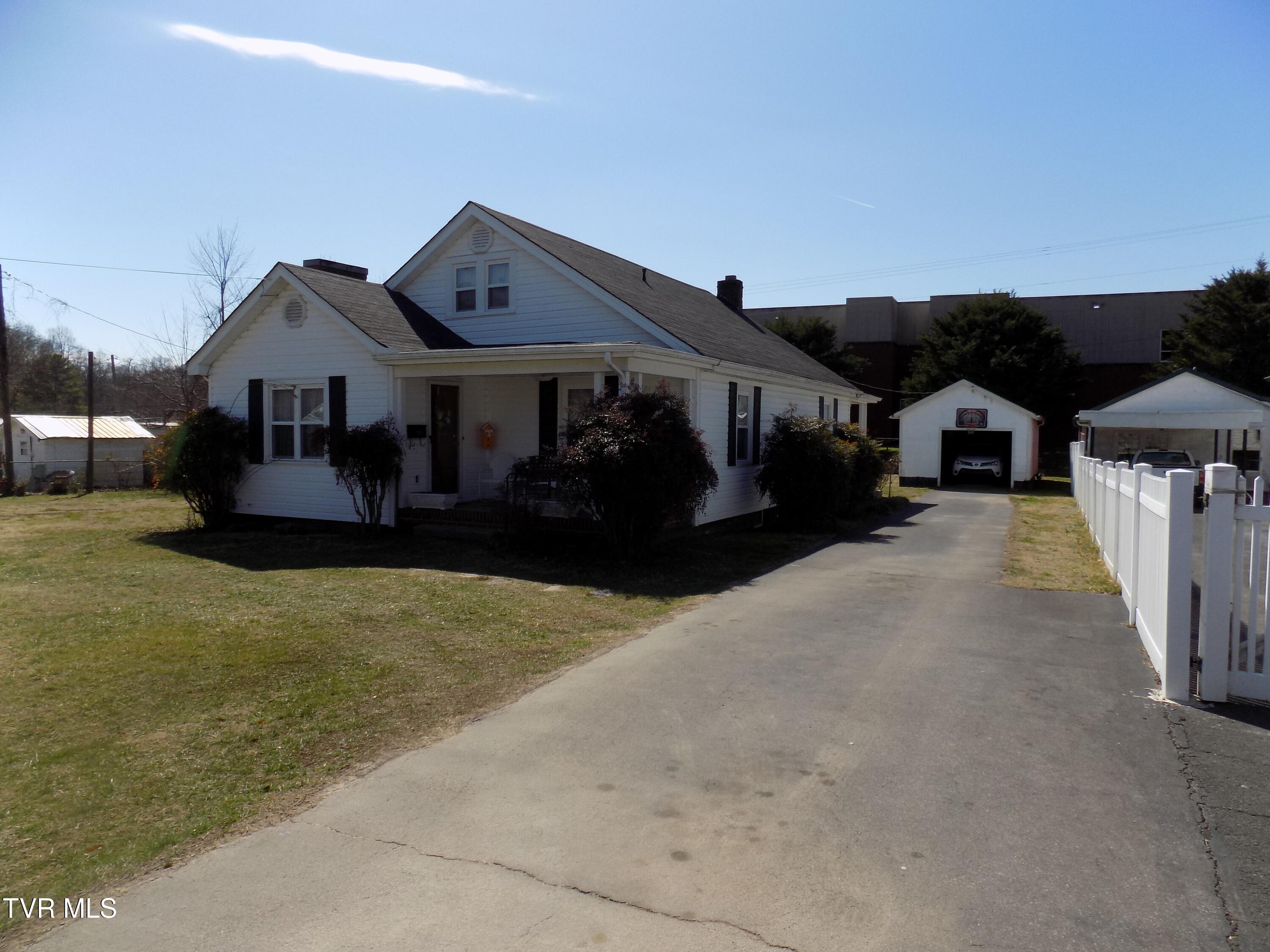 307 Gibson St. Property Photo 12