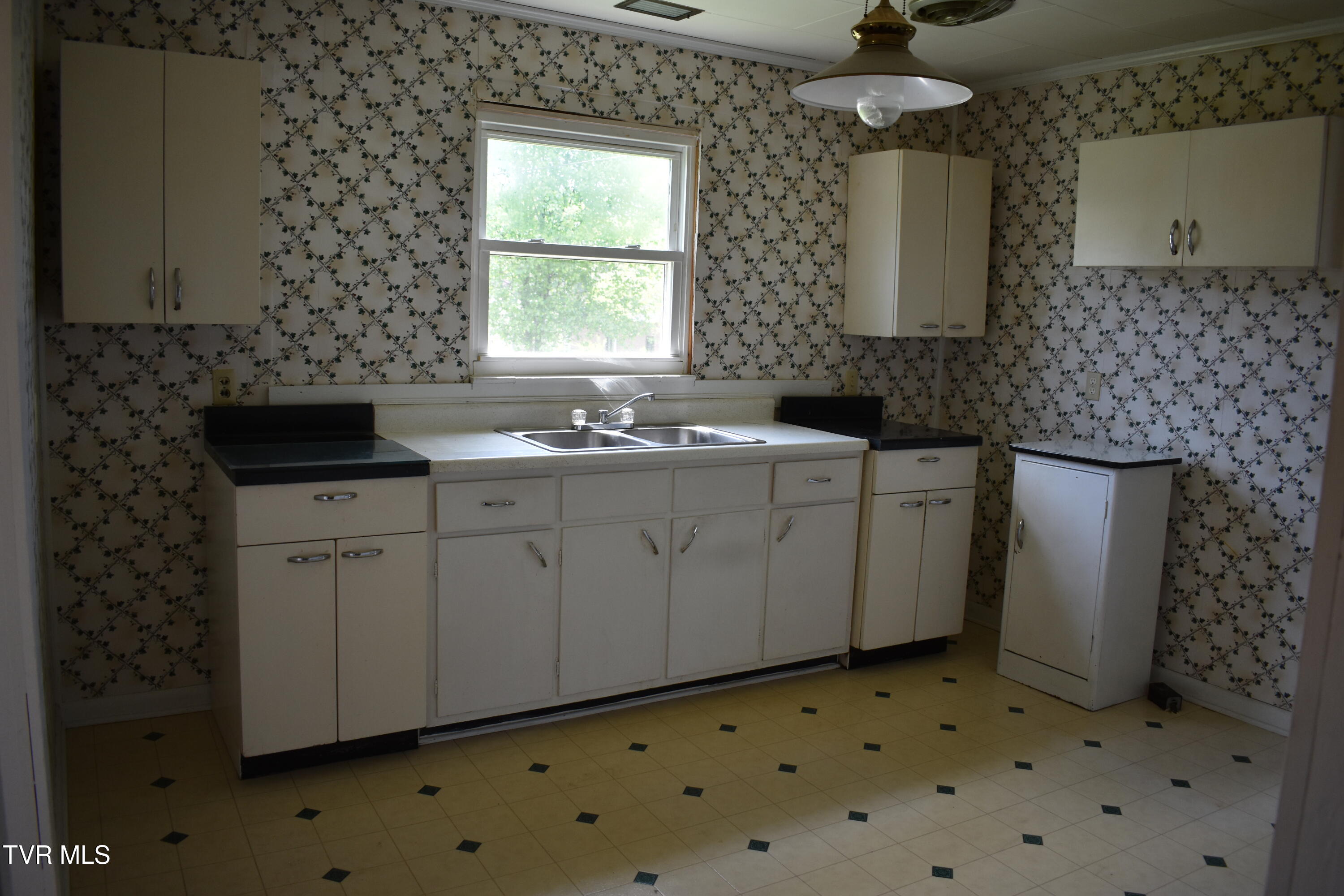 307 Gibson St. Property Photo 20