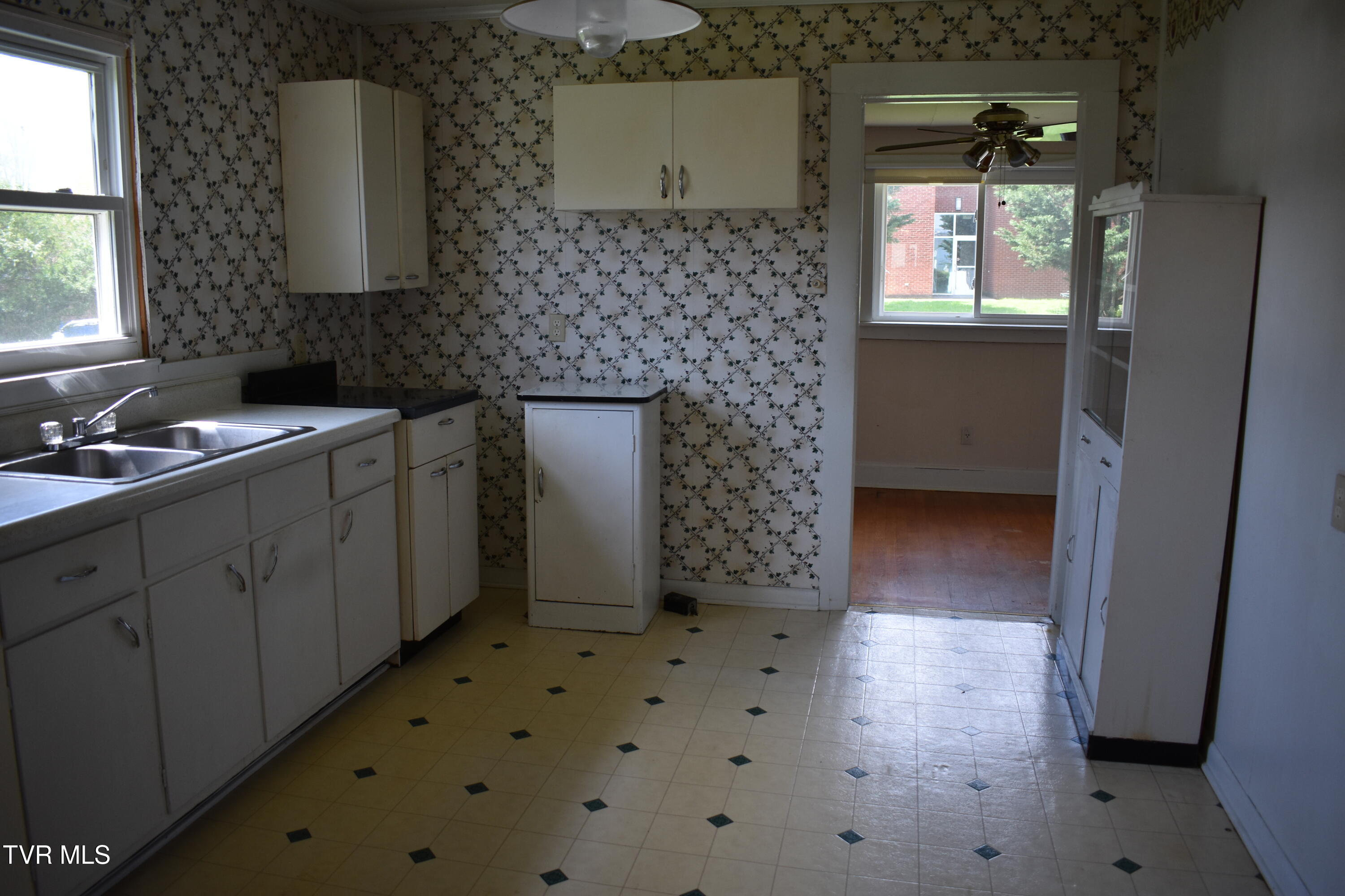 307 Gibson St. Property Photo 21