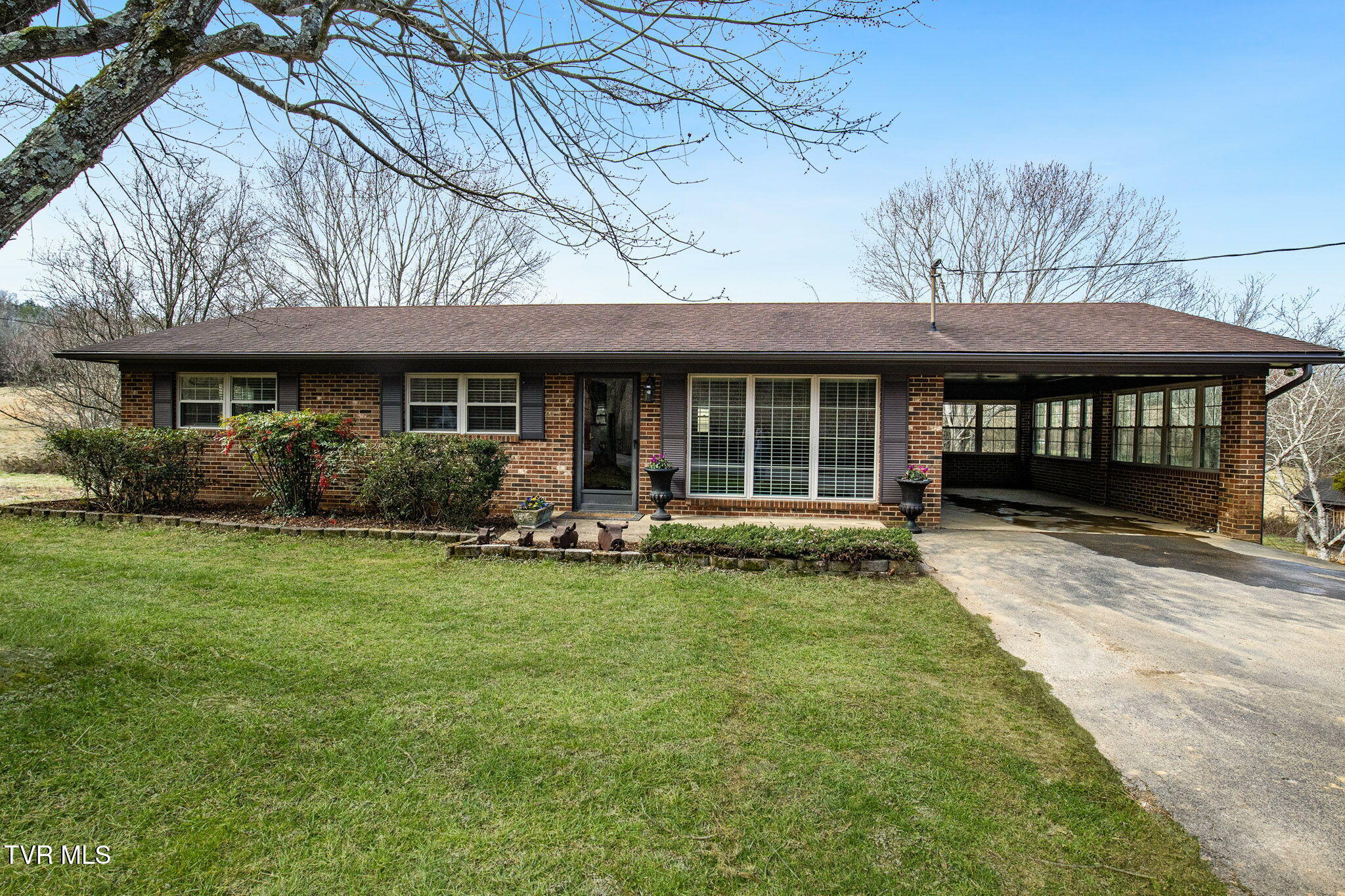 460 Saint James Road Property Photo