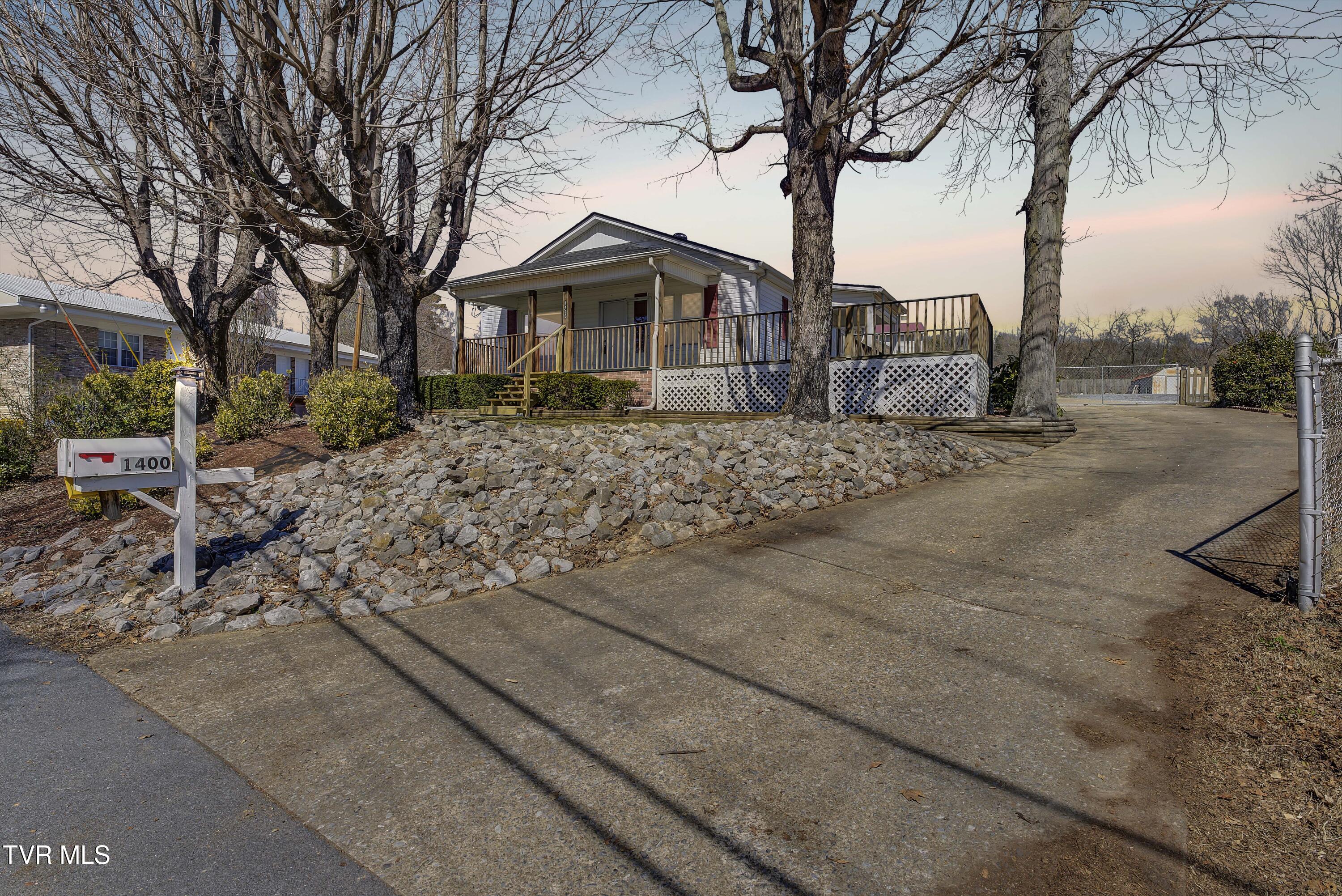 1400 Leeland Drive Property Photo 6
