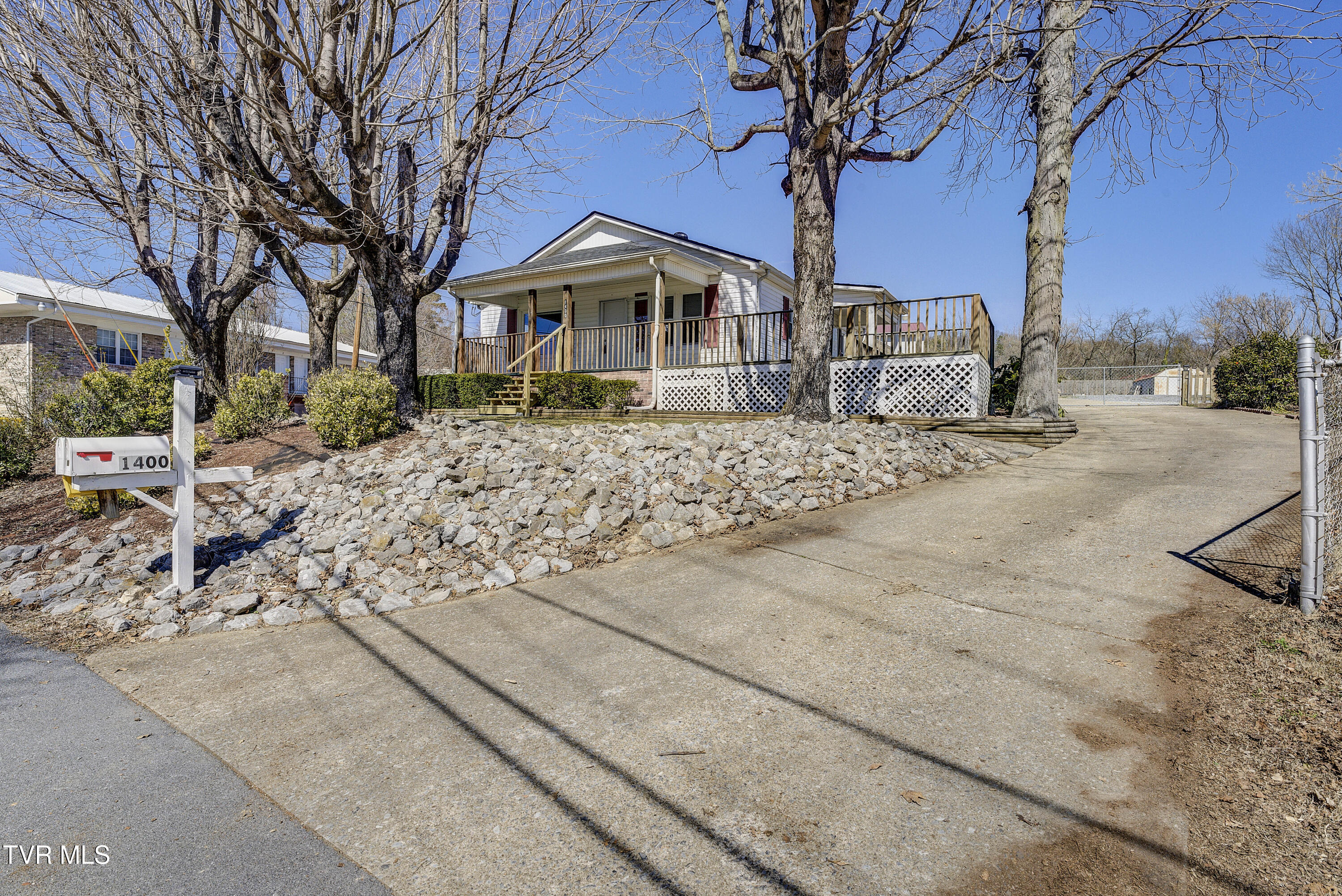 1400 Leeland Drive Property Photo 7