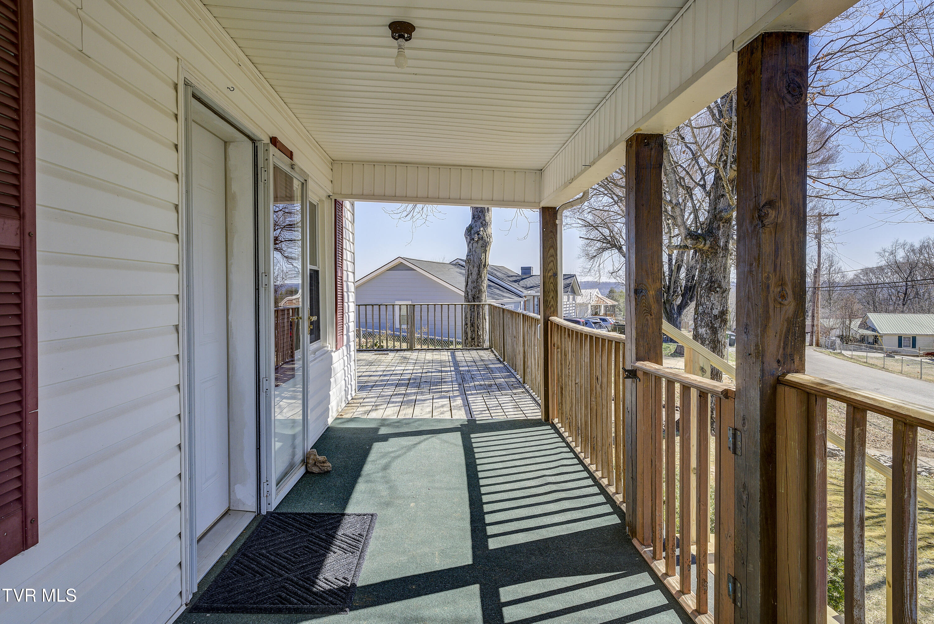 1400 Leeland Drive Property Photo 10