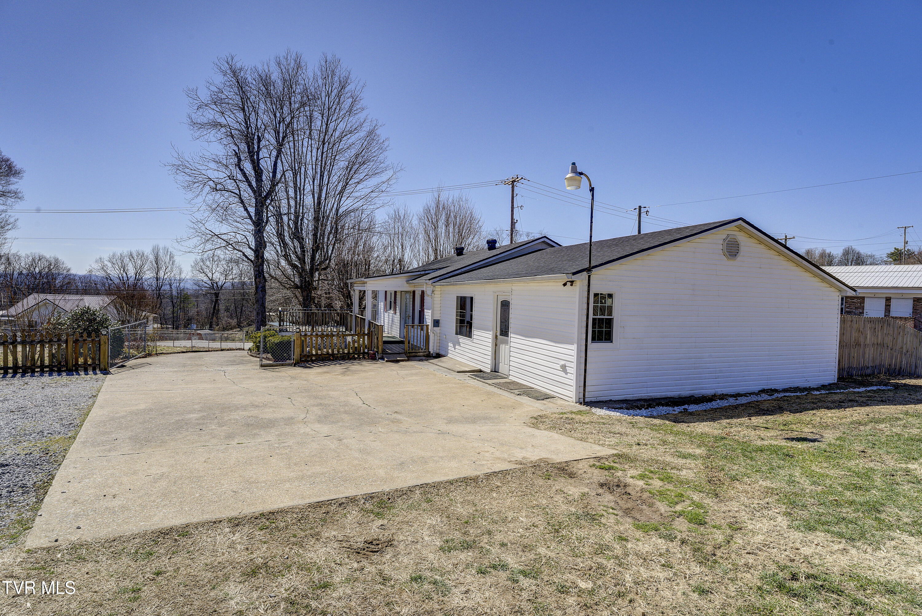 1400 Leeland Drive Property Photo 13