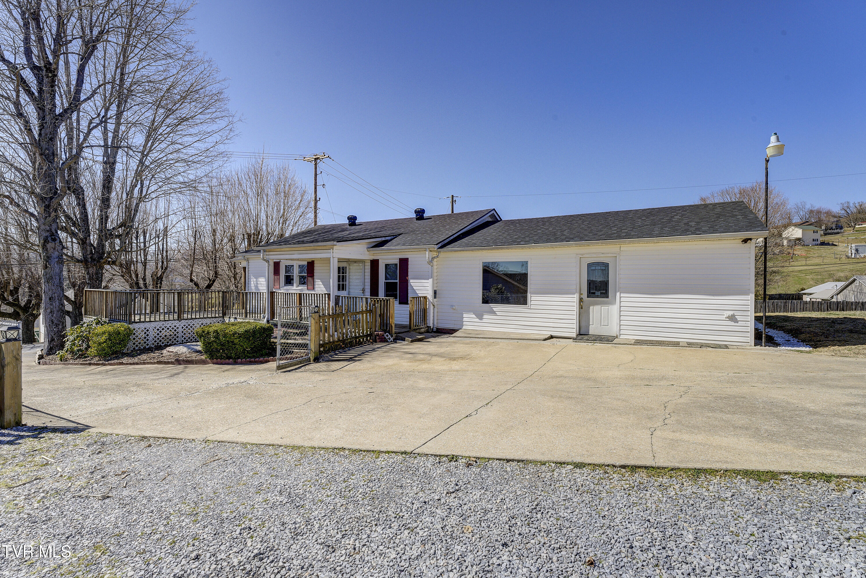 1400 Leeland Drive Property Photo 14
