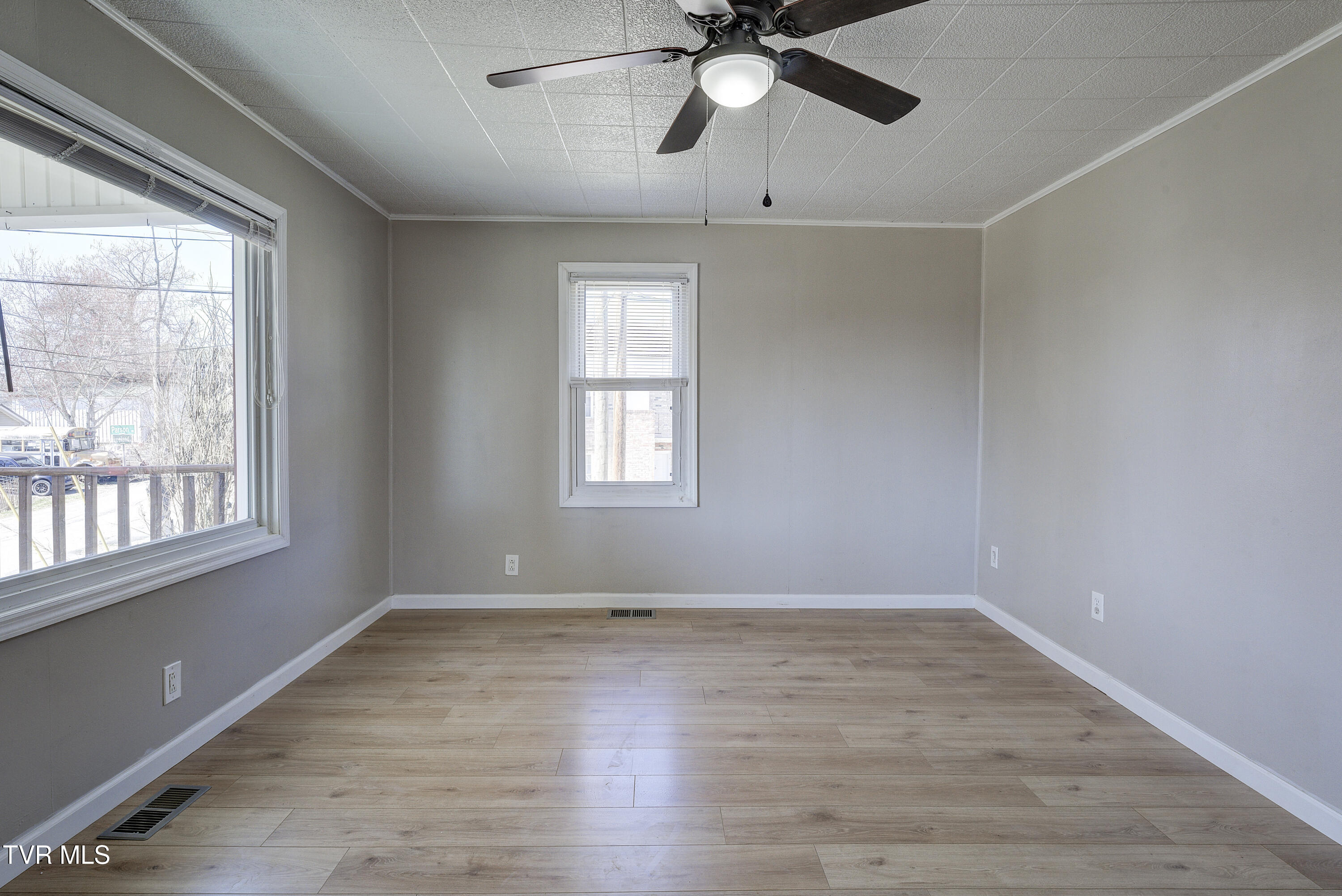 1400 Leeland Drive Property Photo 15