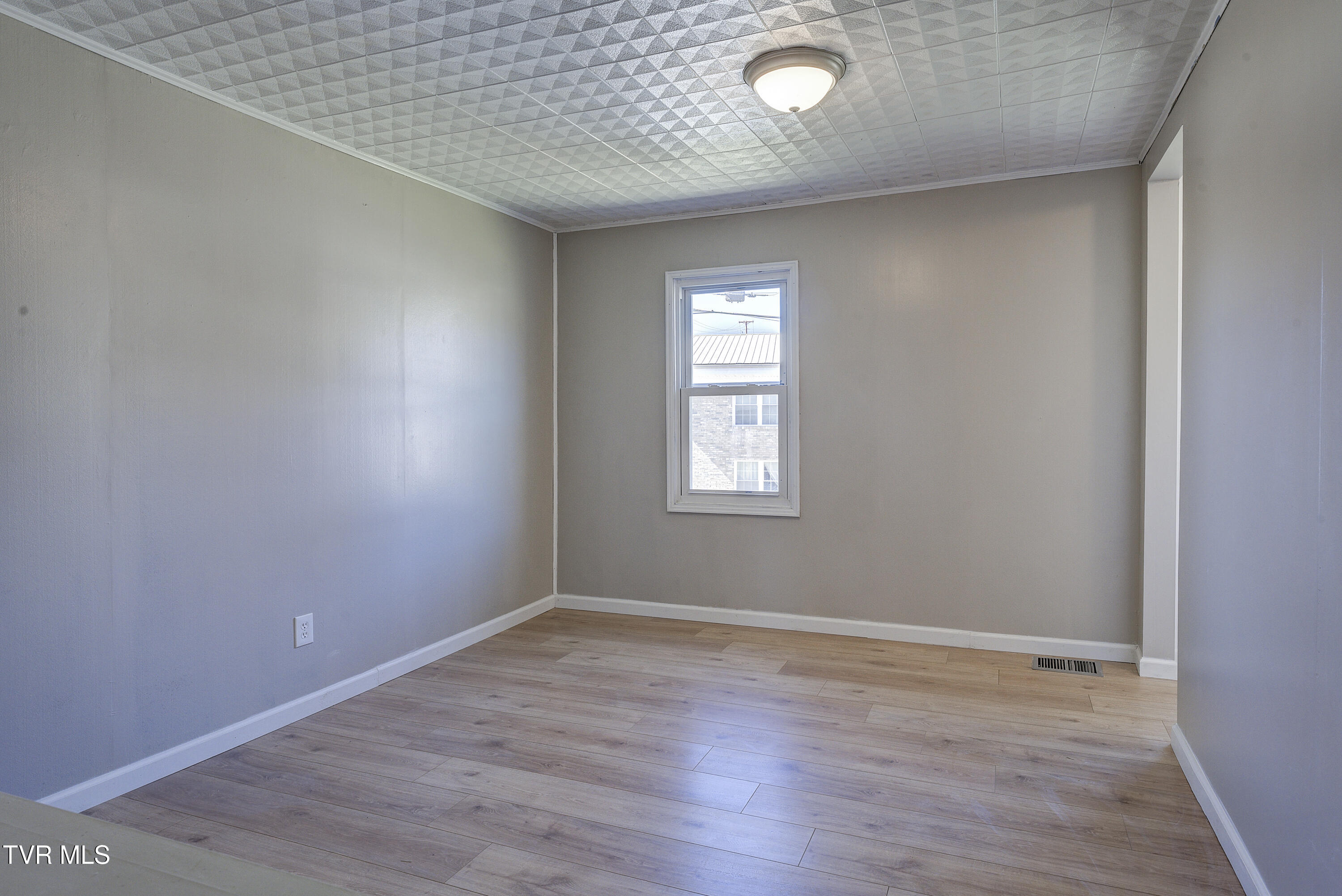1400 Leeland Drive Property Photo 25