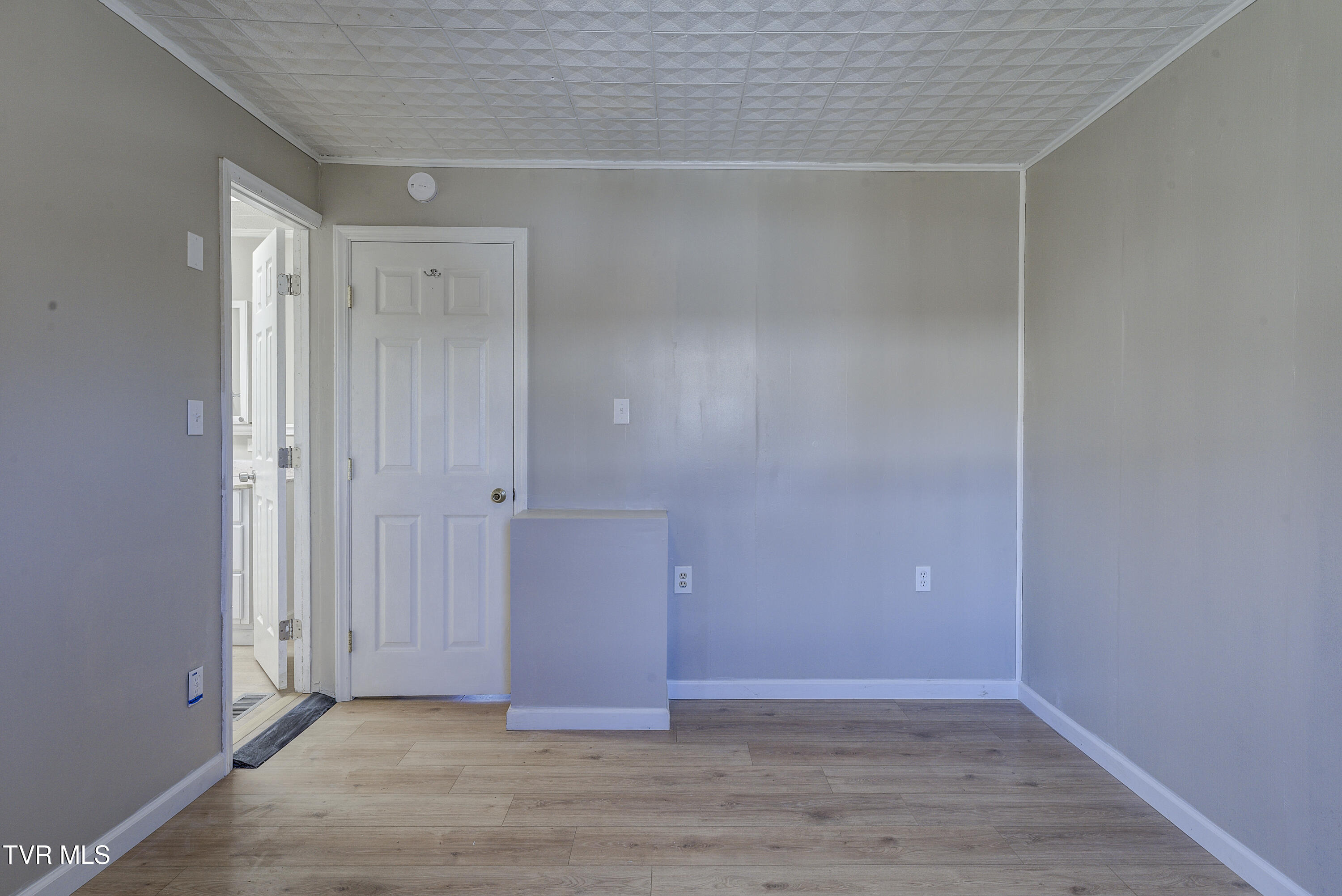 1400 Leeland Drive Property Photo 27