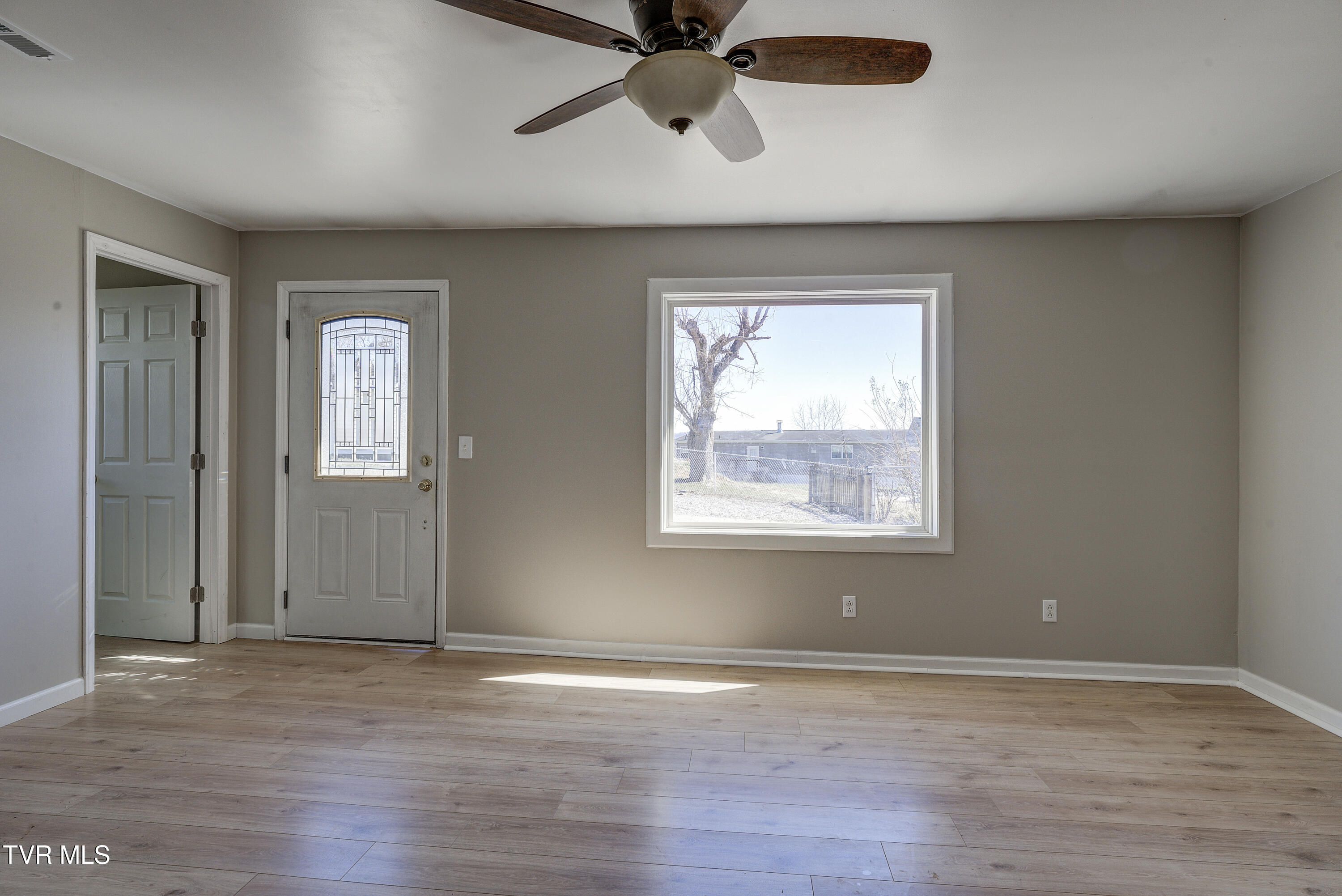 1400 Leeland Drive Property Photo 35